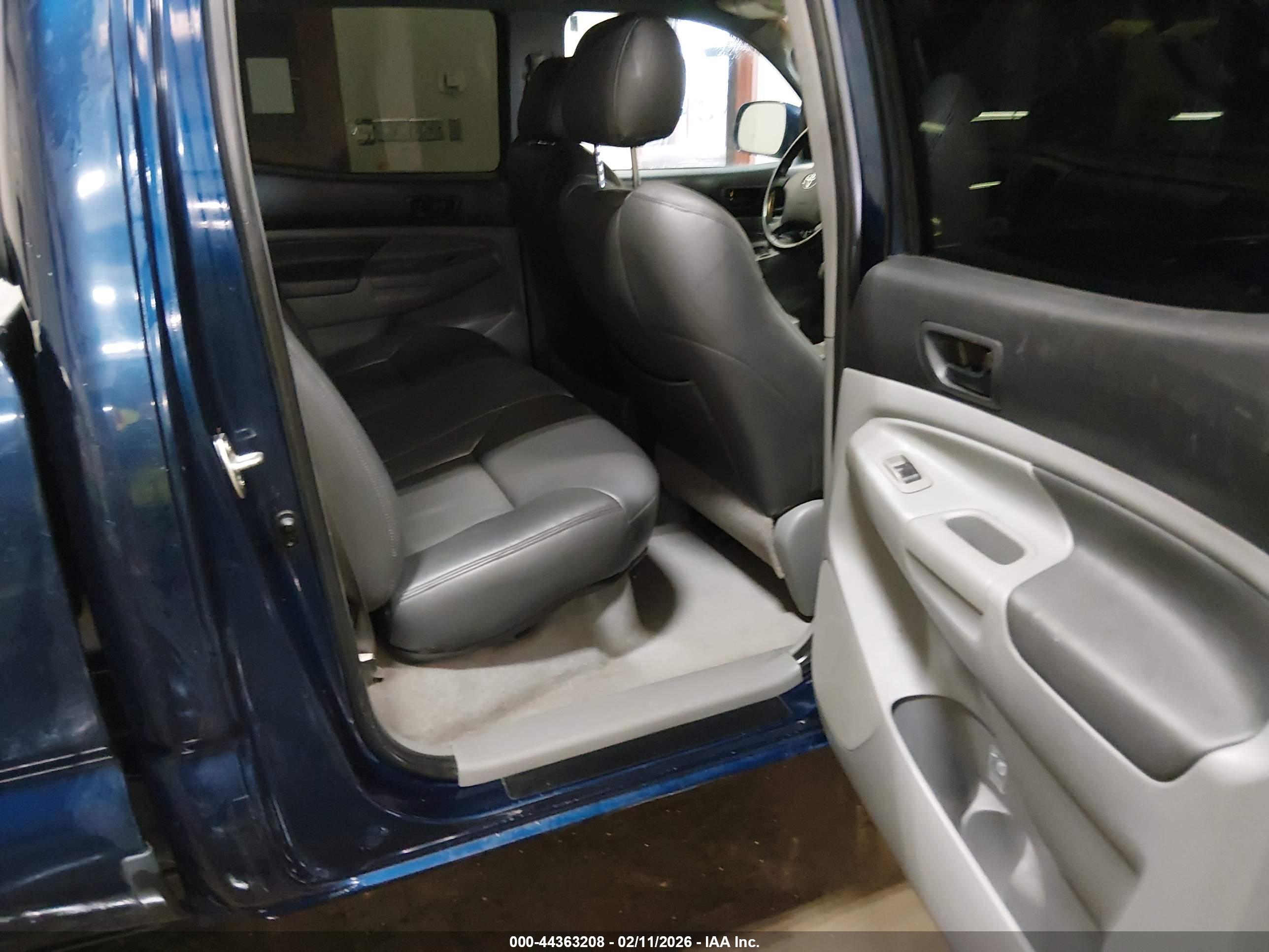 TOYOTA TACOMA image 8