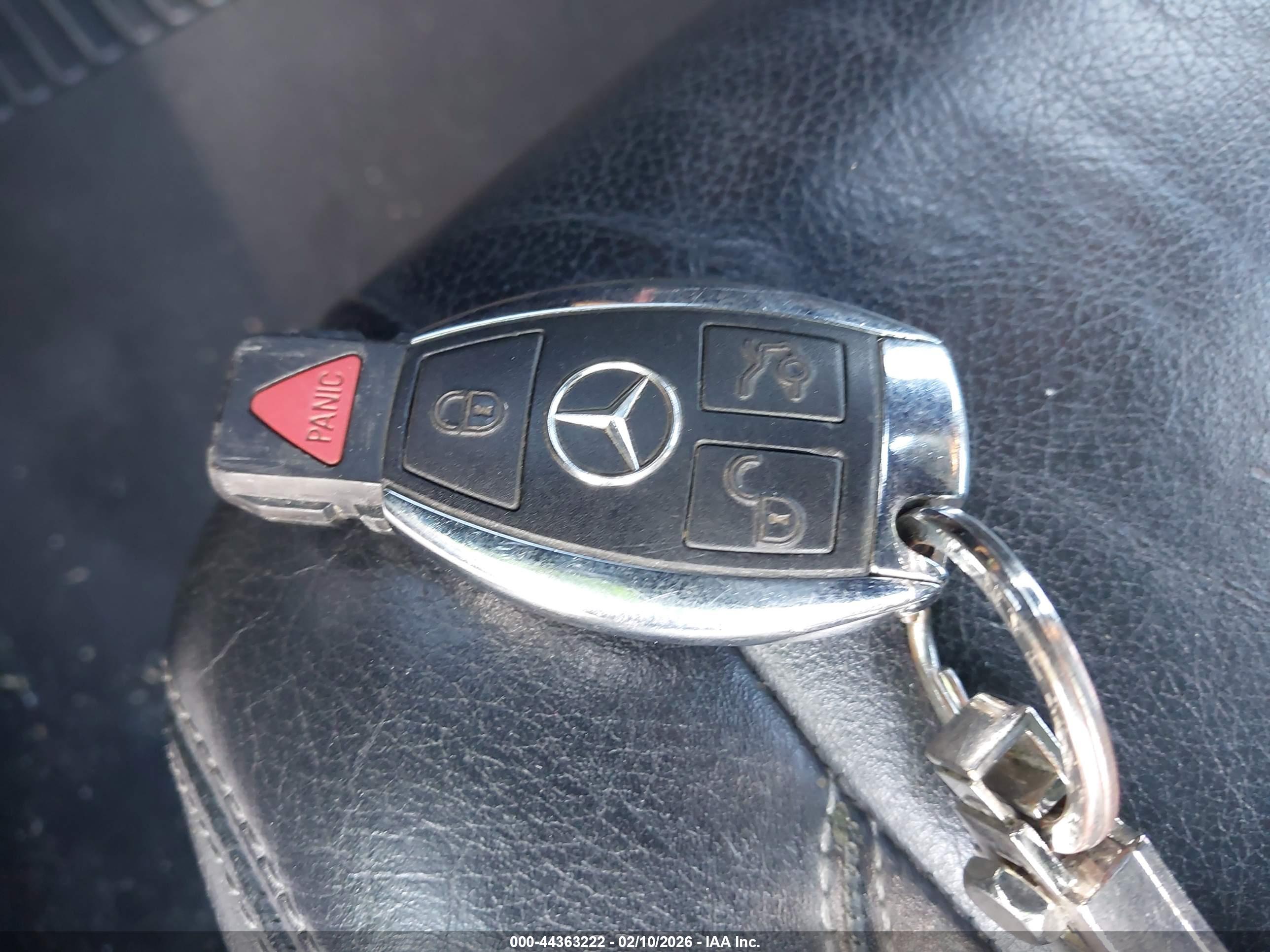 MERCEDES-BENZ E image 11