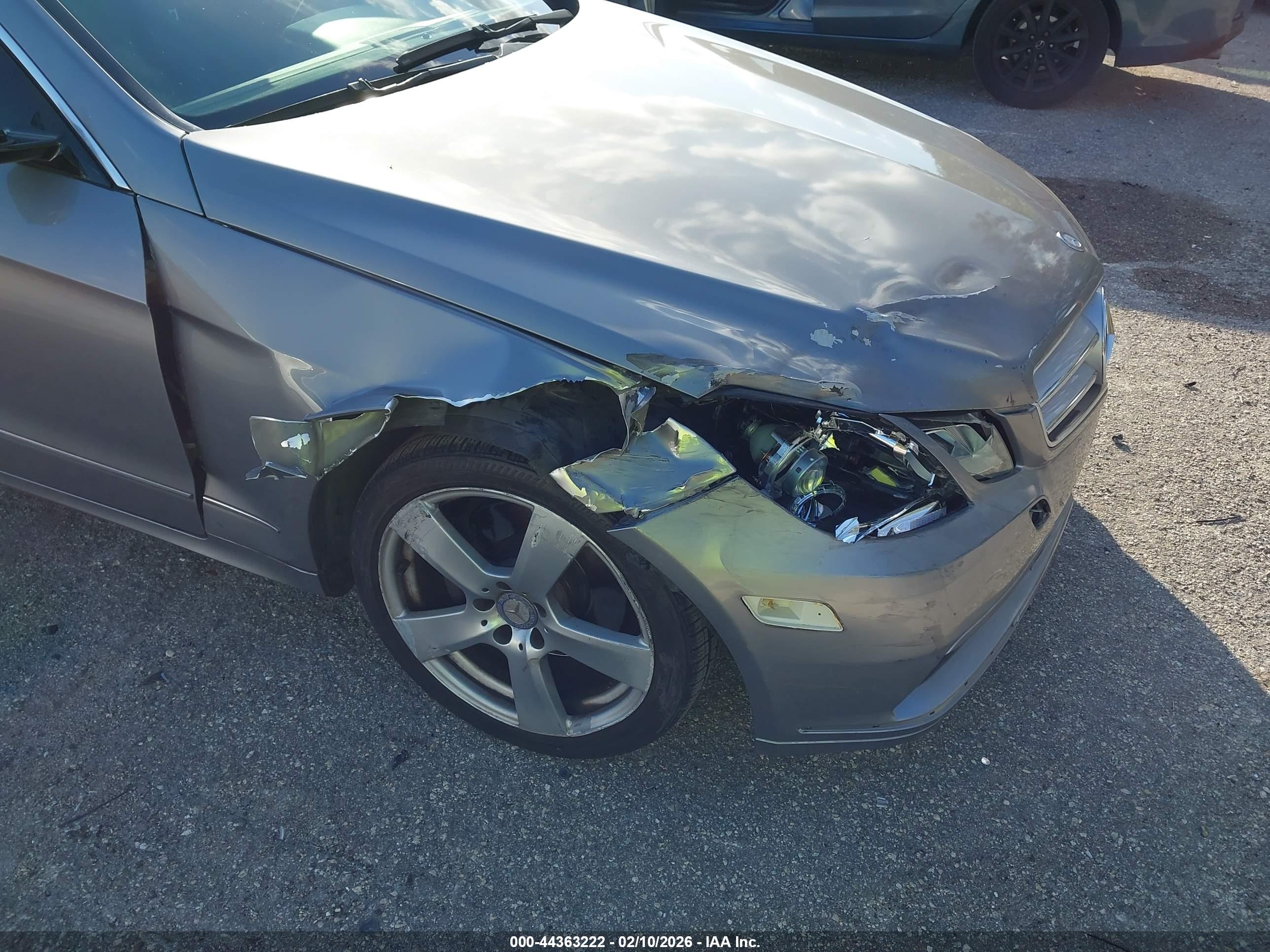 MERCEDES-BENZ E image 6