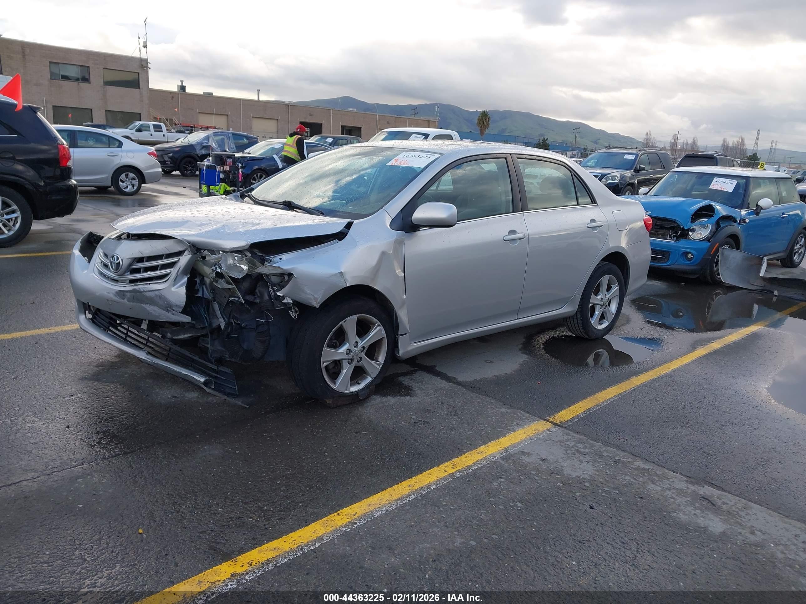 TOYOTA COROLLA image 2