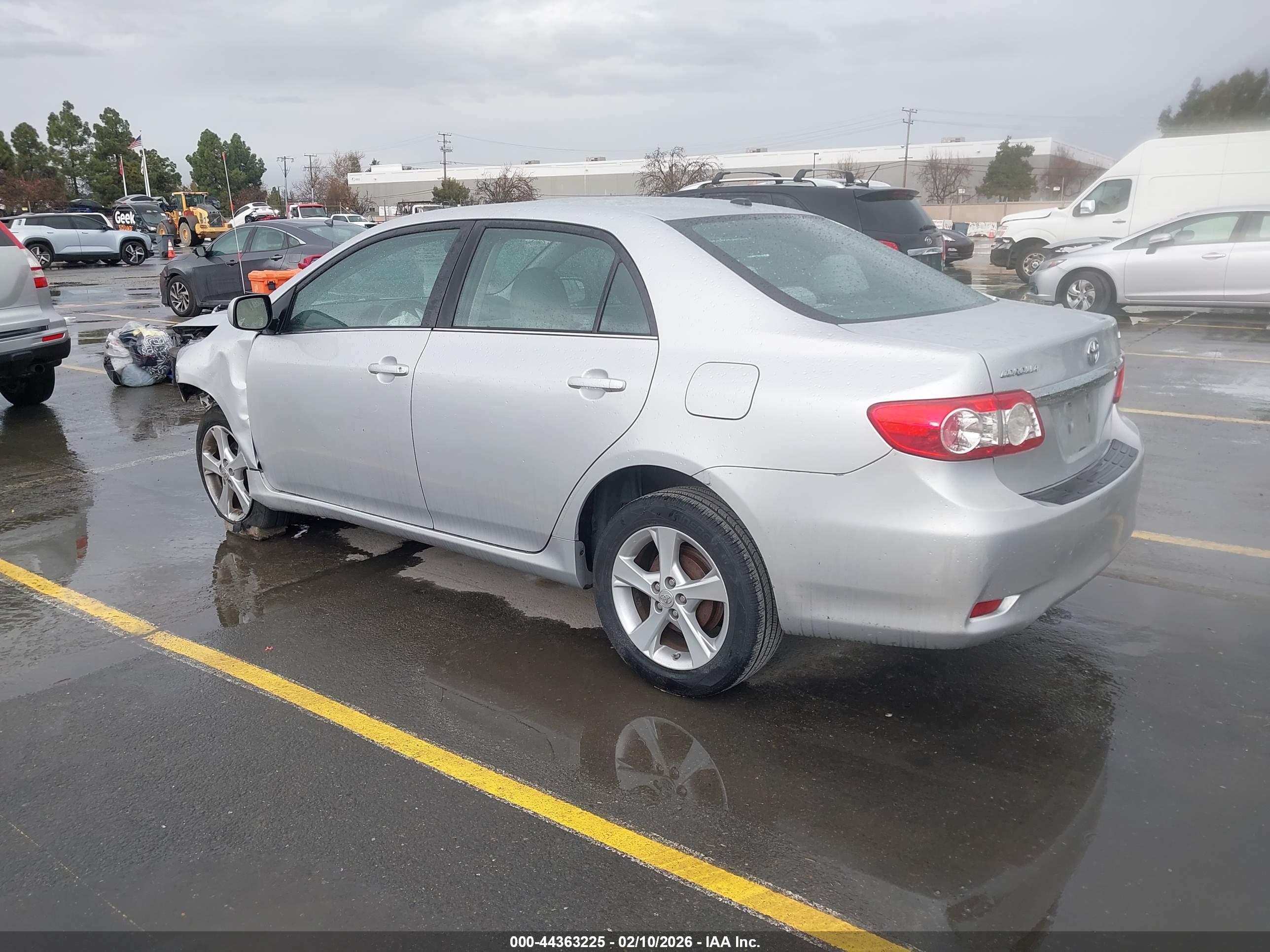 TOYOTA COROLLA image 3