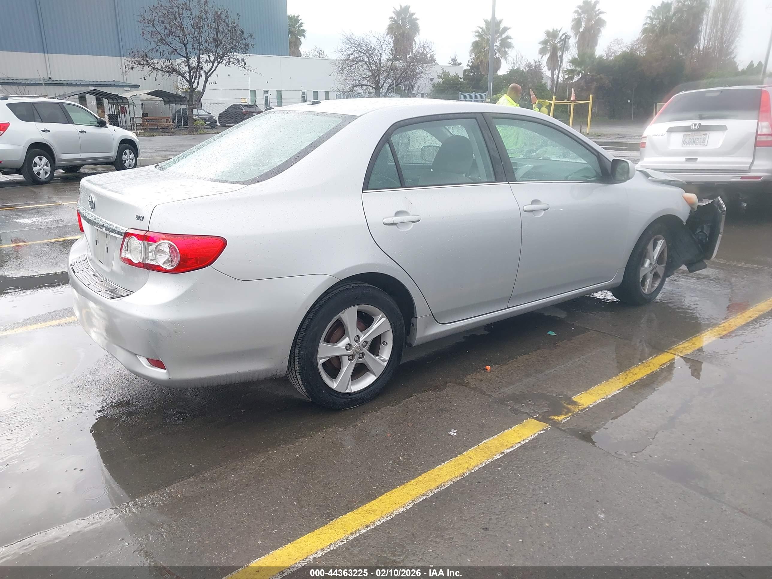 TOYOTA COROLLA image 4