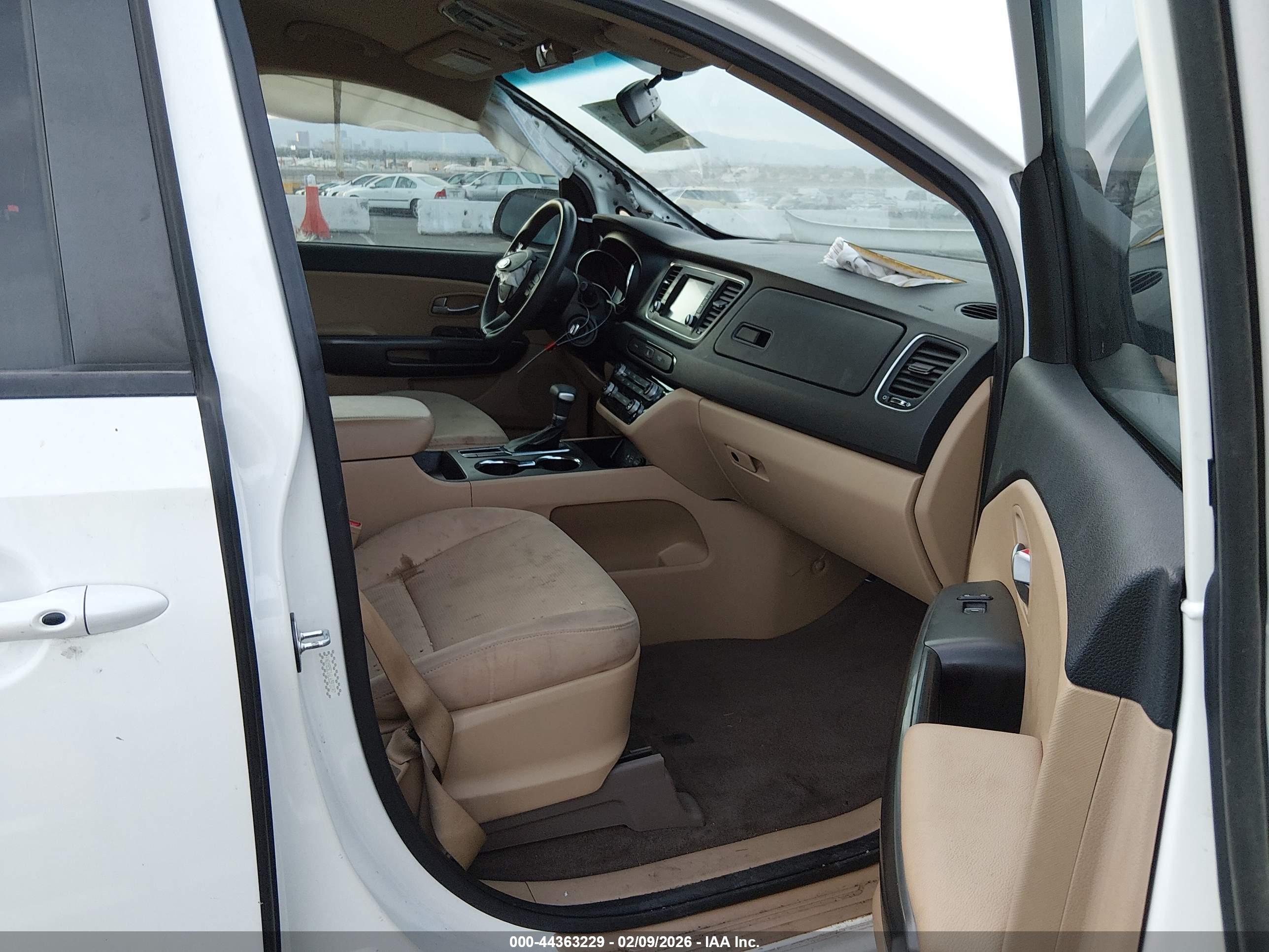 KIA SEDONA image 5