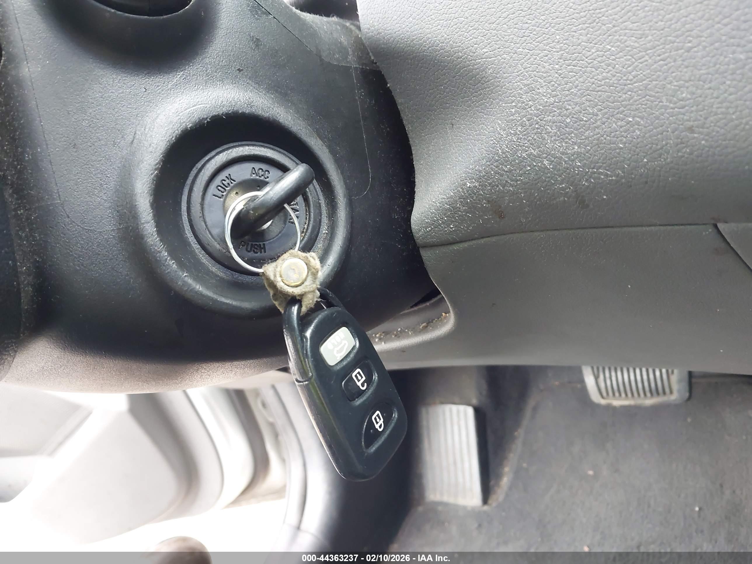 HYUNDAI ELANTRA image 11