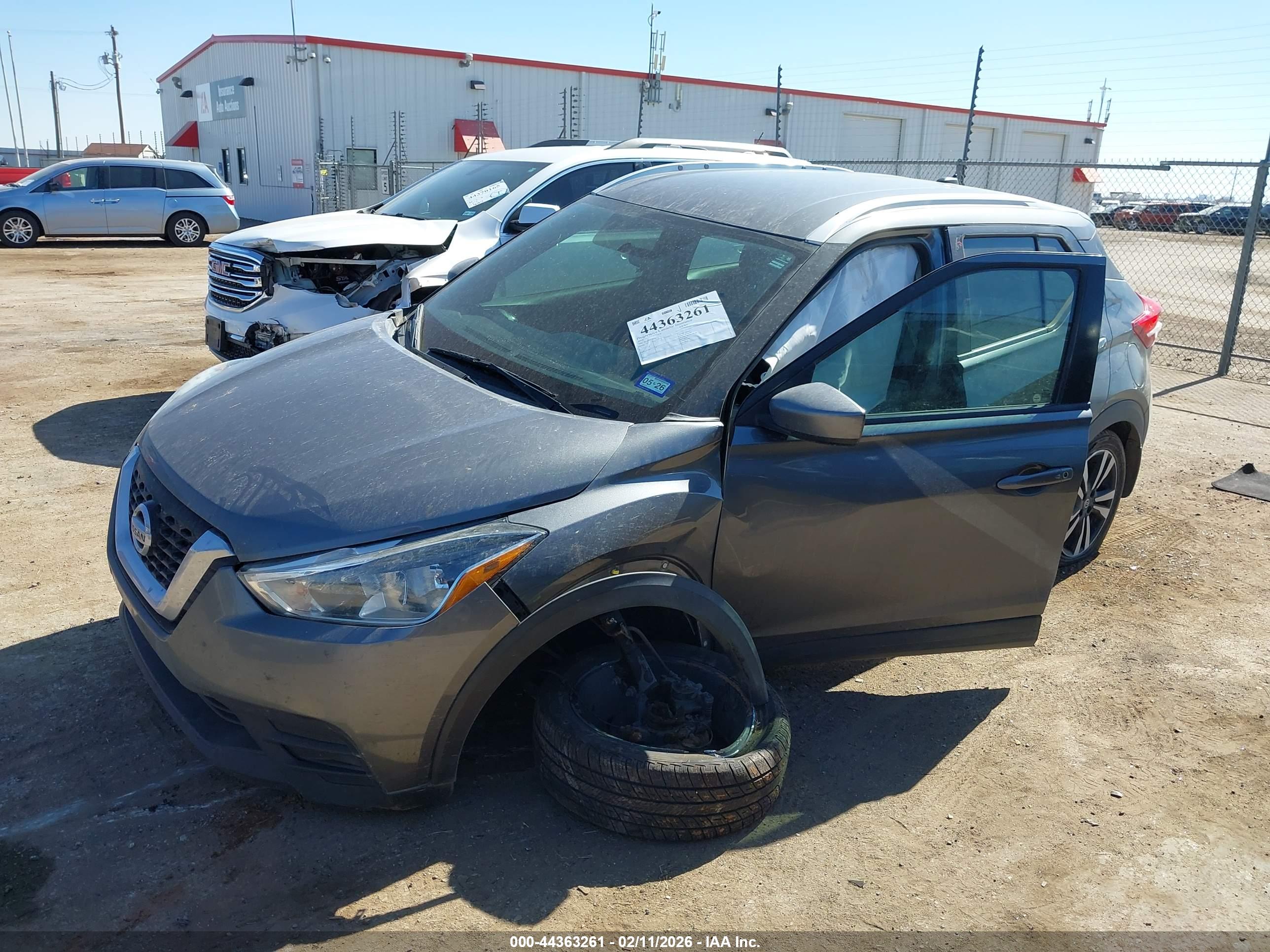 NISSAN KICKS image 2