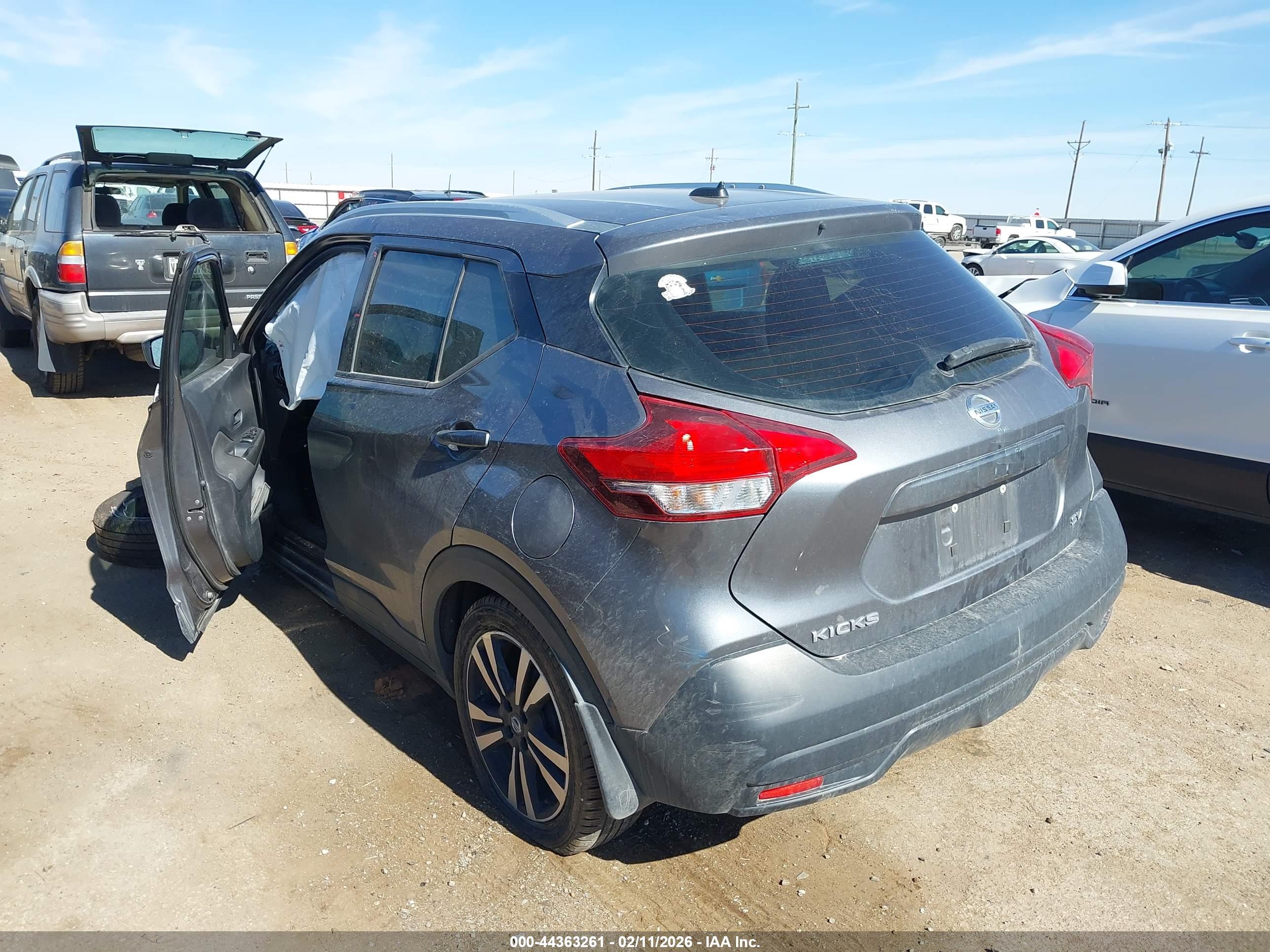 NISSAN KICKS image 3