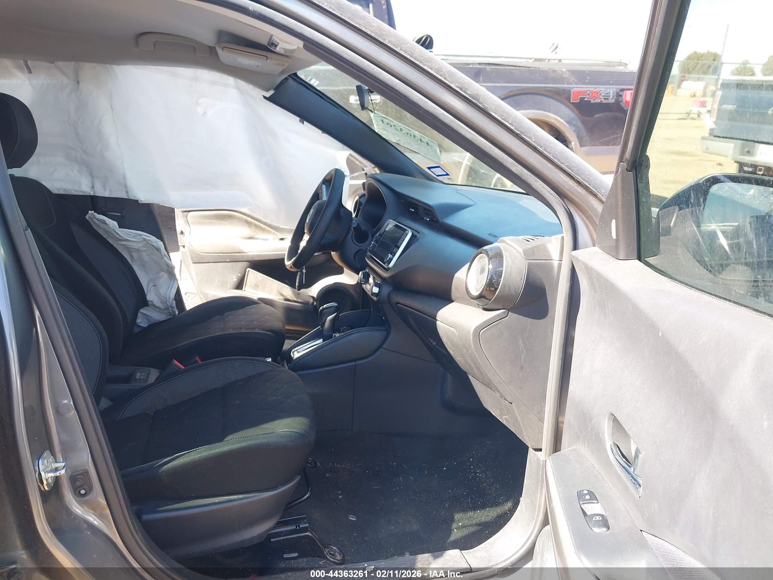 NISSAN KICKS image 5