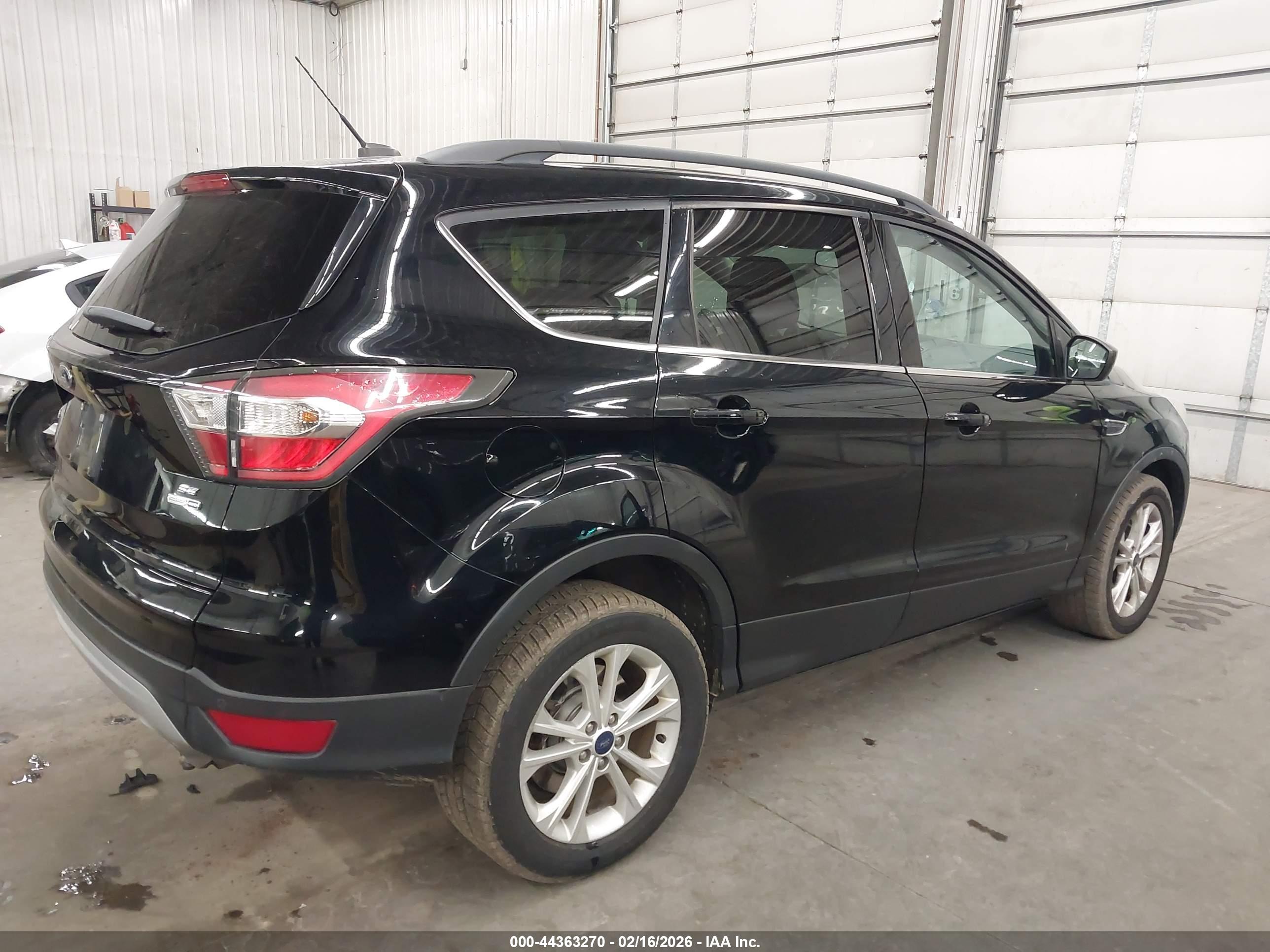 FORD ESCAPE image 4
