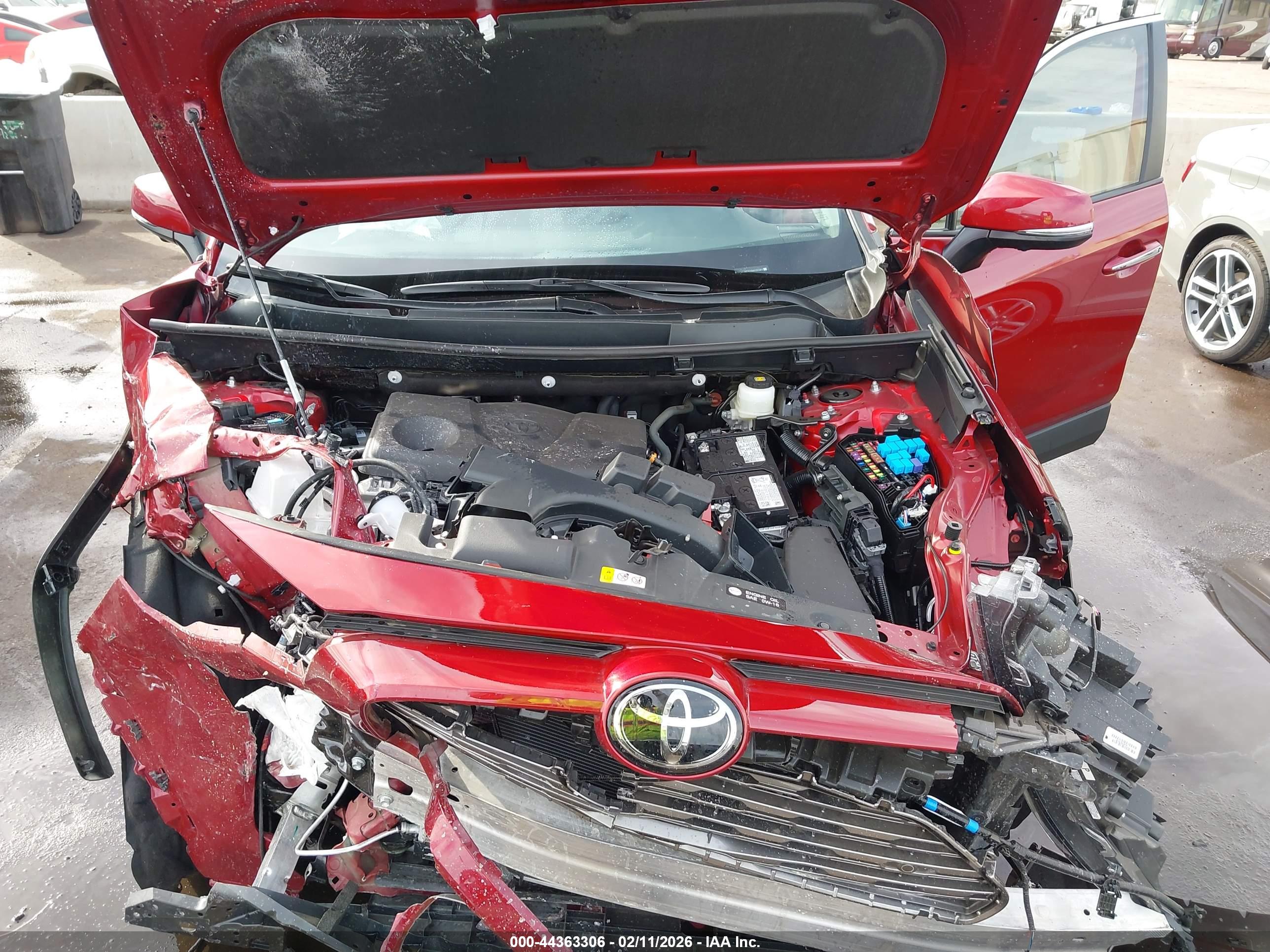 TOYOTA RAV4 image 10