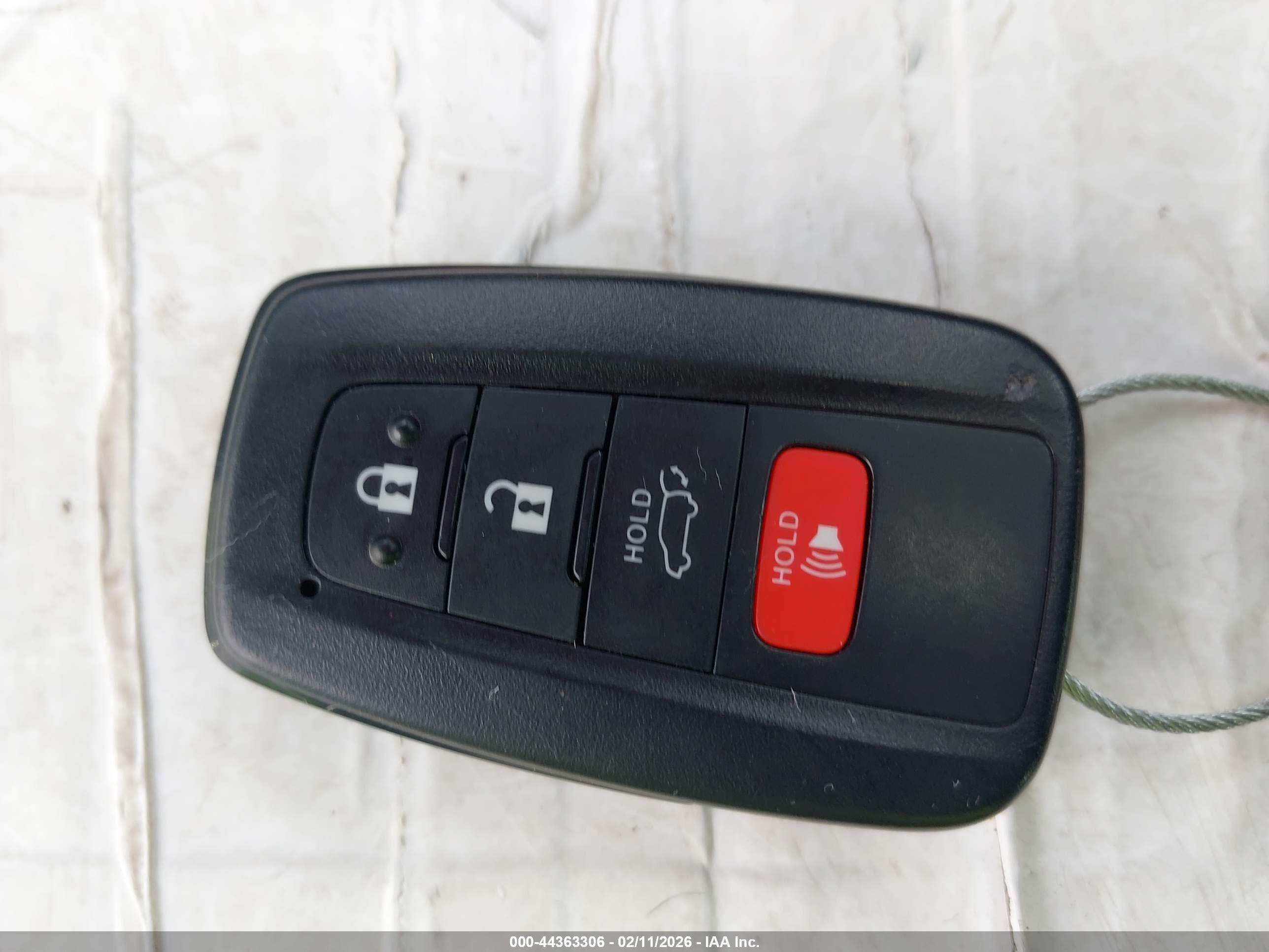 TOYOTA RAV4 image 11