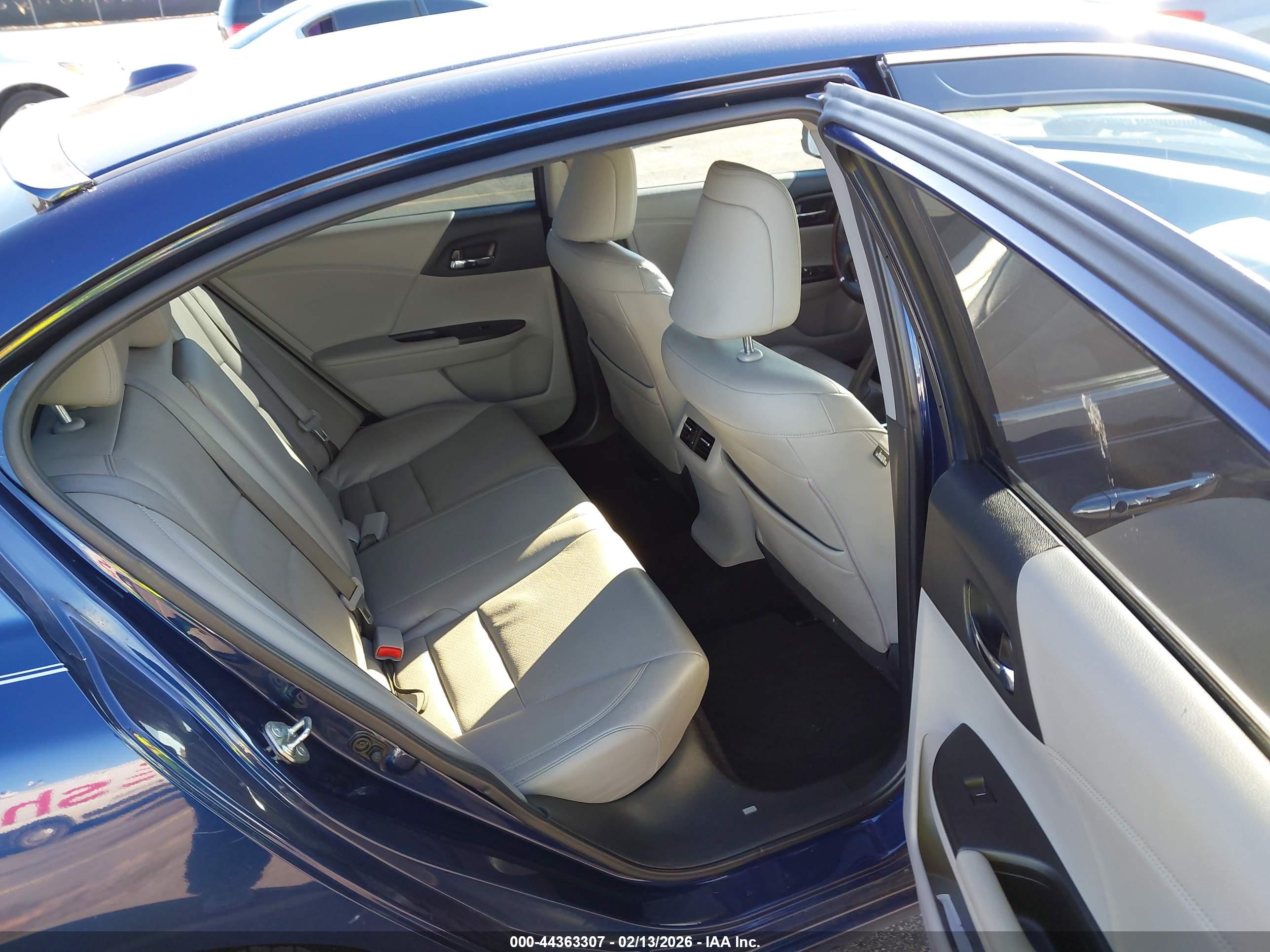 HONDA ACCORD image 8