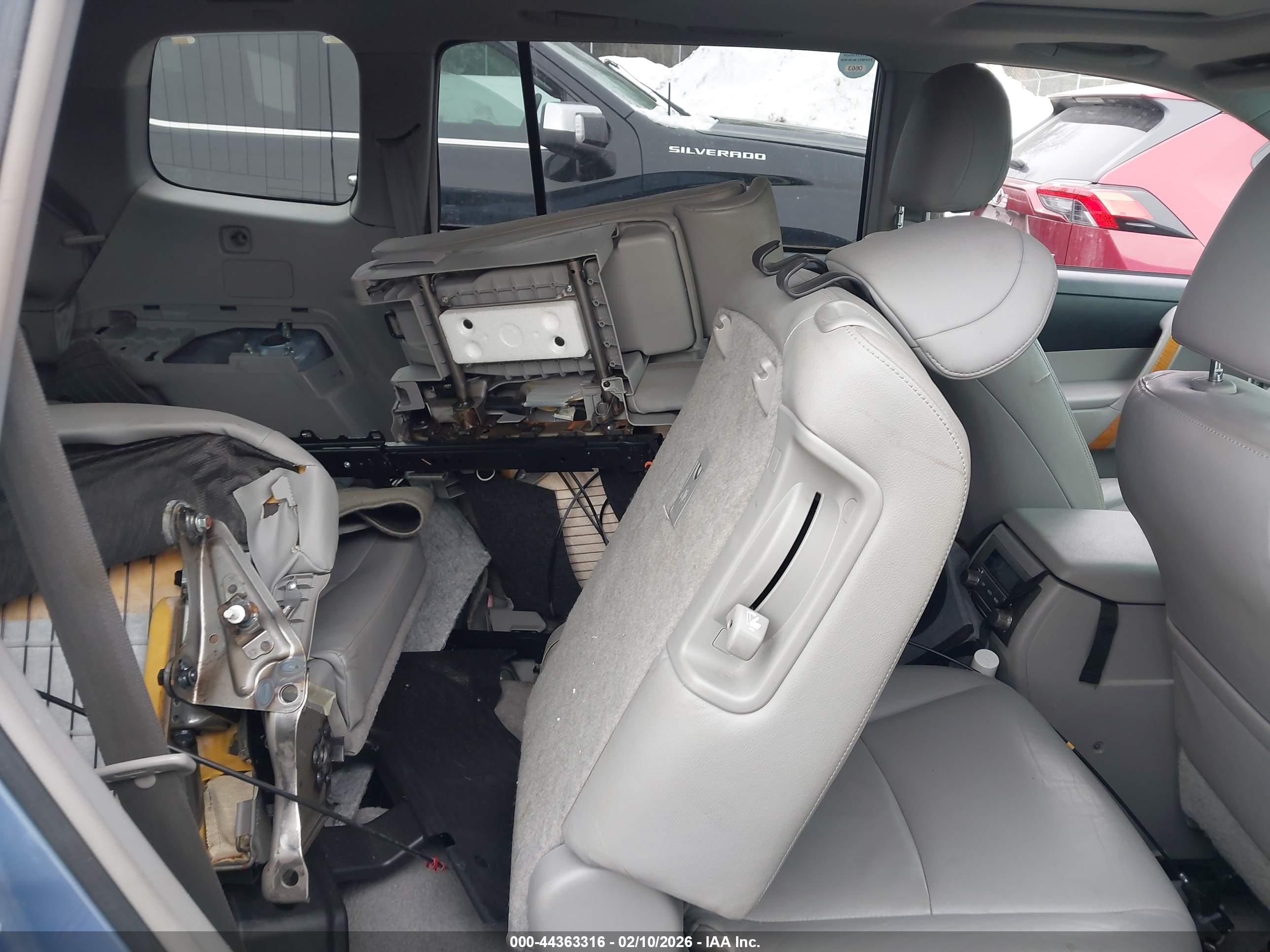 TOYOTA HIGHLANDER image 8