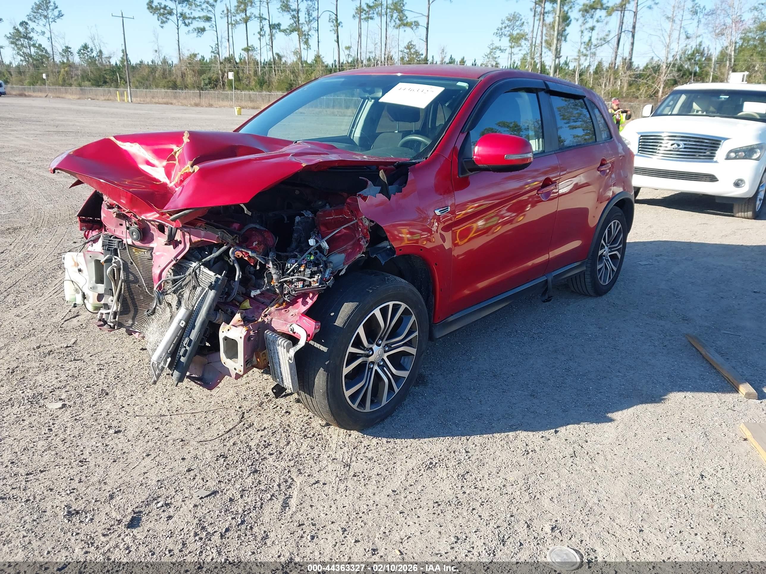 MITSUBISHI OUTLANDER image 2