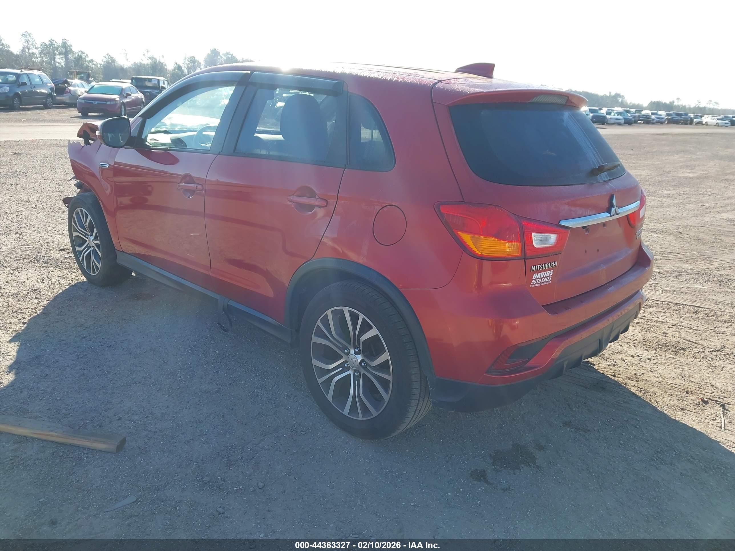 MITSUBISHI OUTLANDER image 3