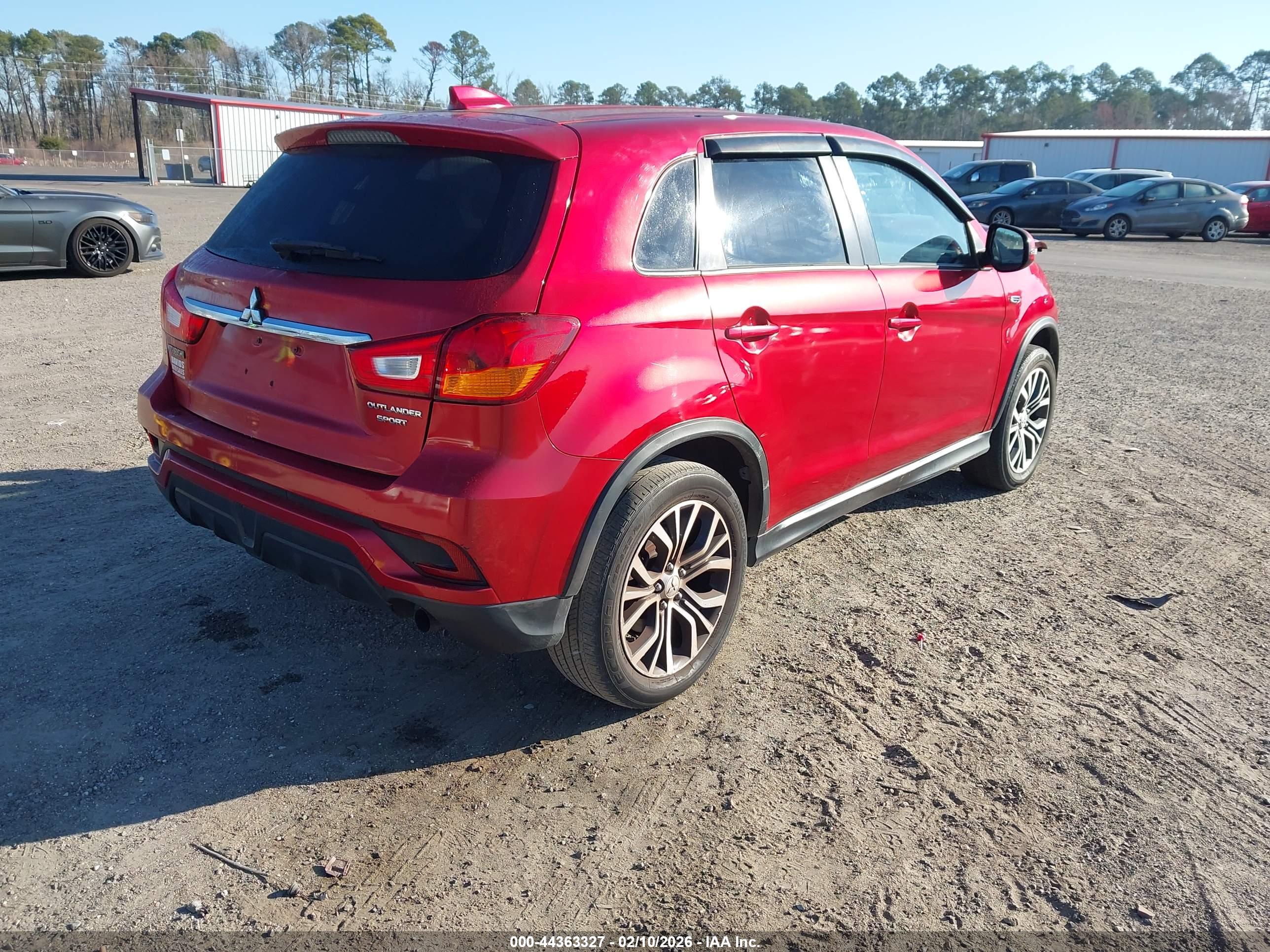 MITSUBISHI OUTLANDER image 4