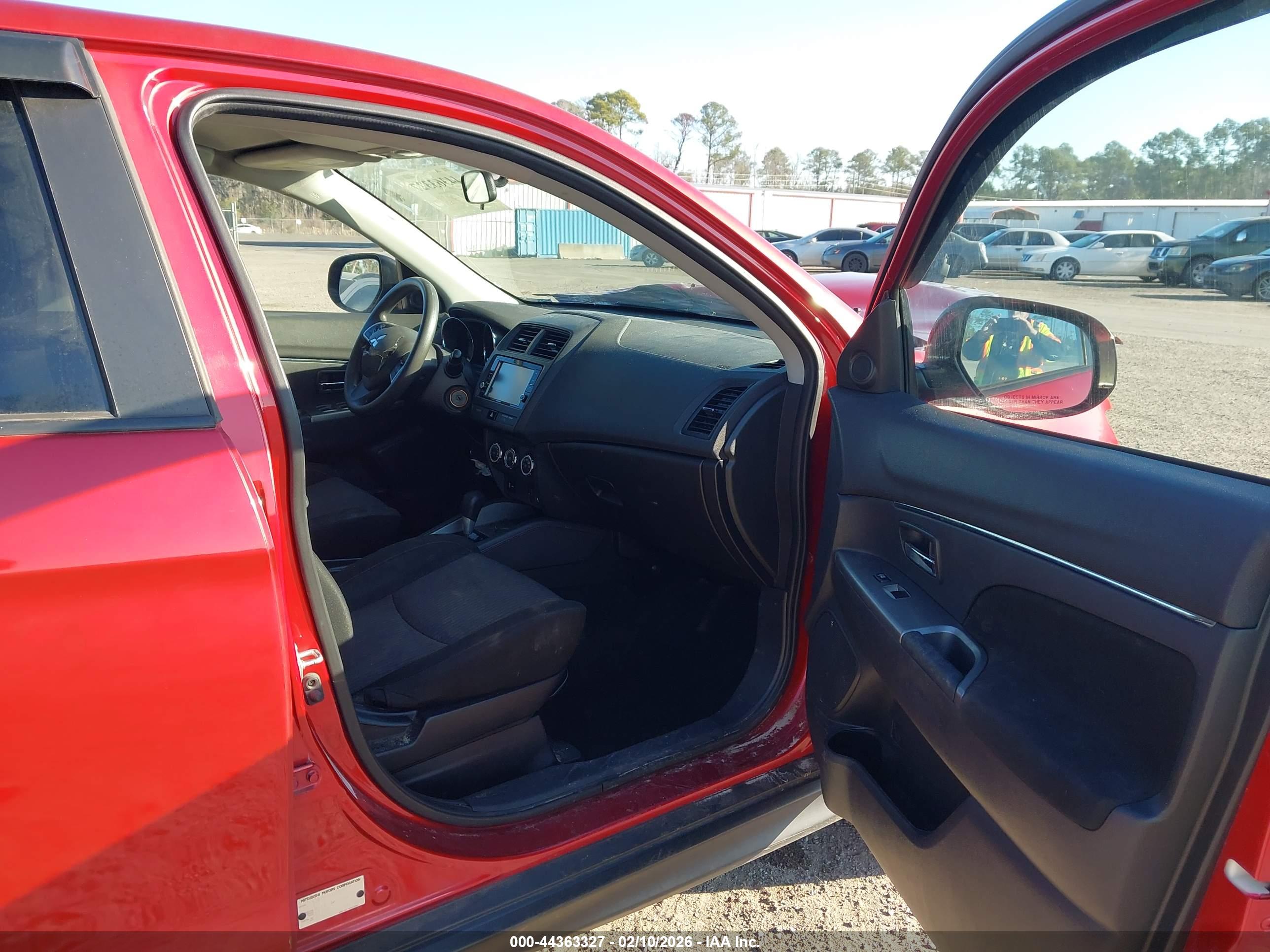 MITSUBISHI OUTLANDER image 5