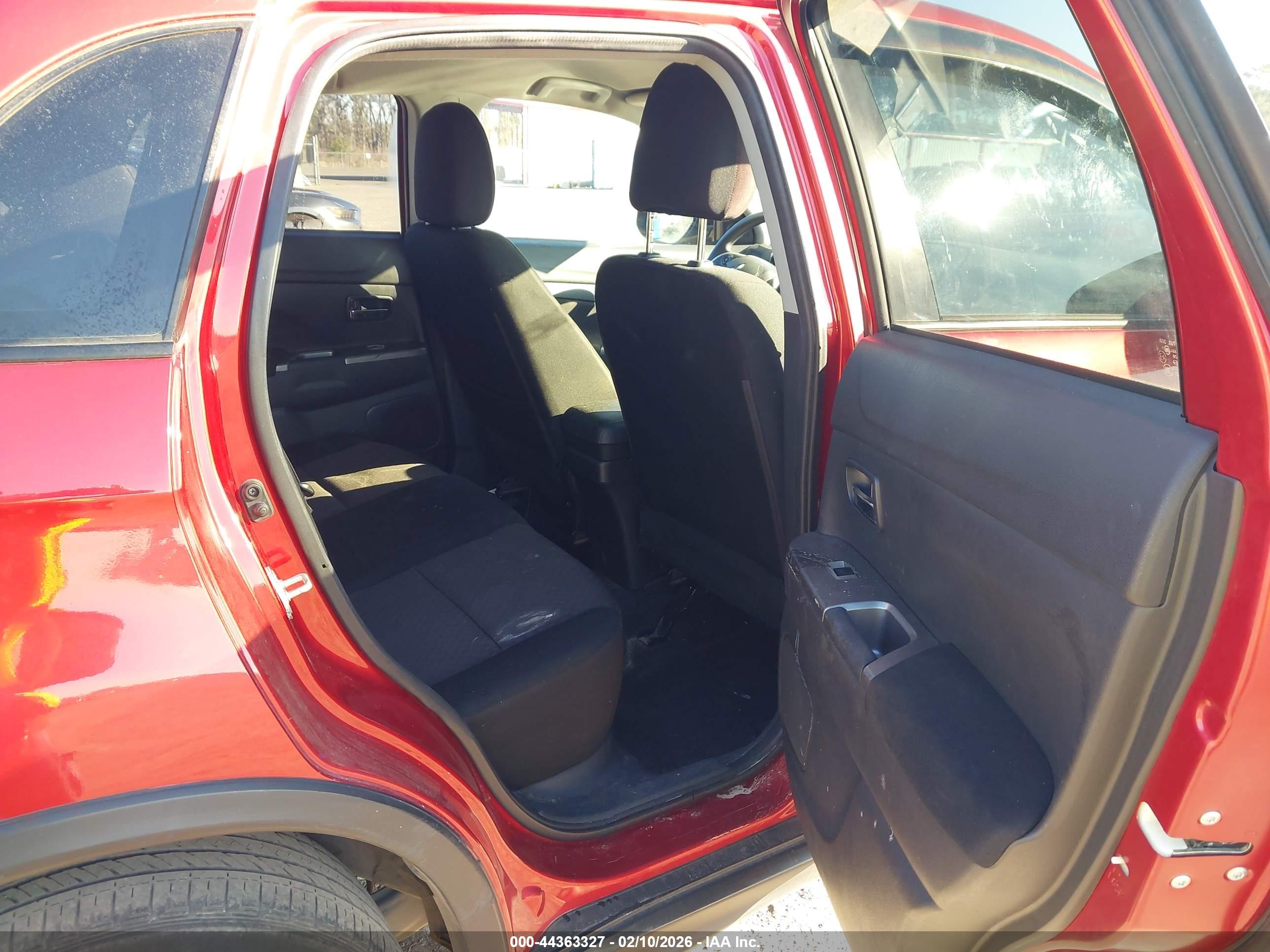 MITSUBISHI OUTLANDER image 8