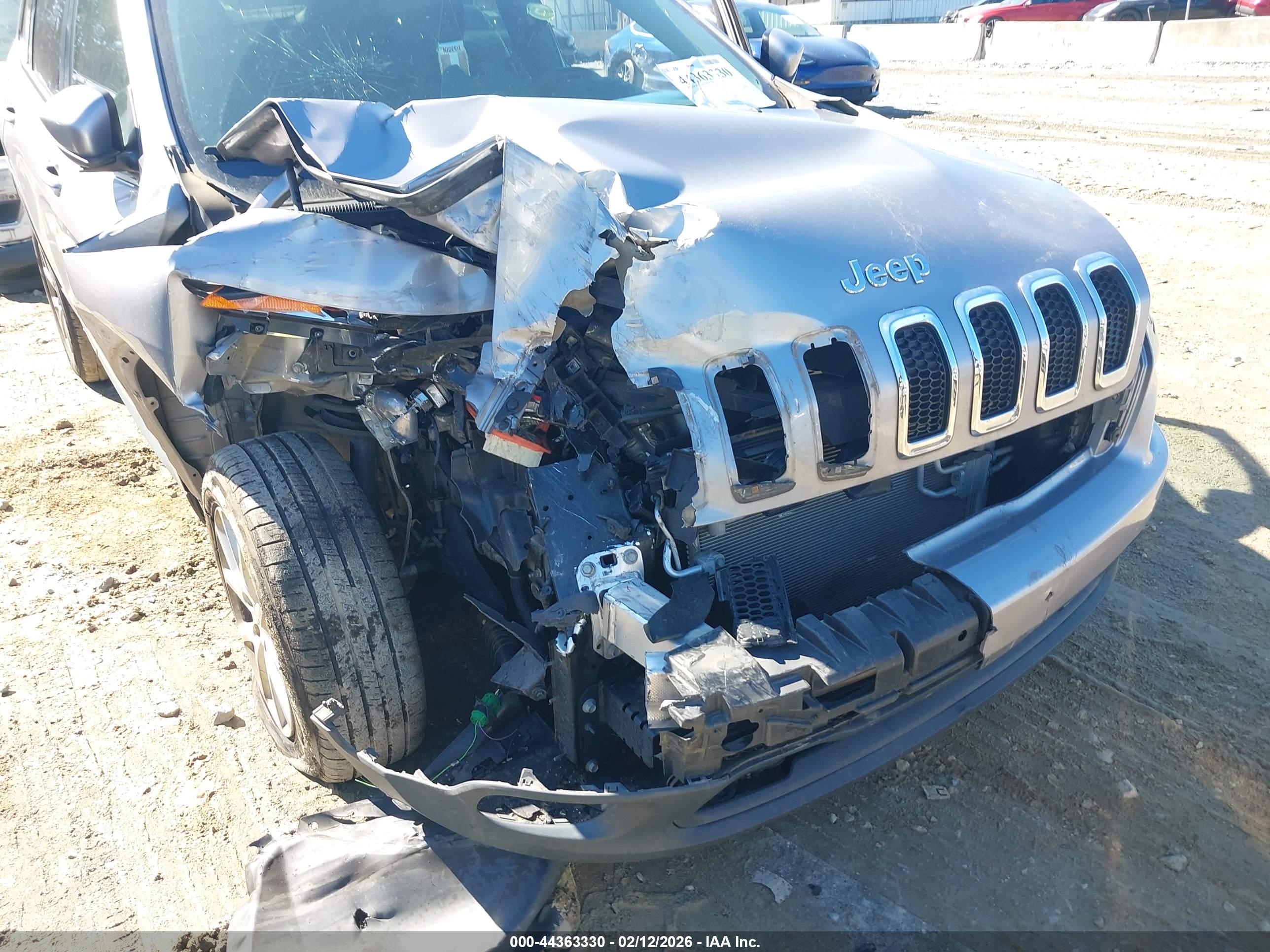 JEEP CHEROKEE image 6