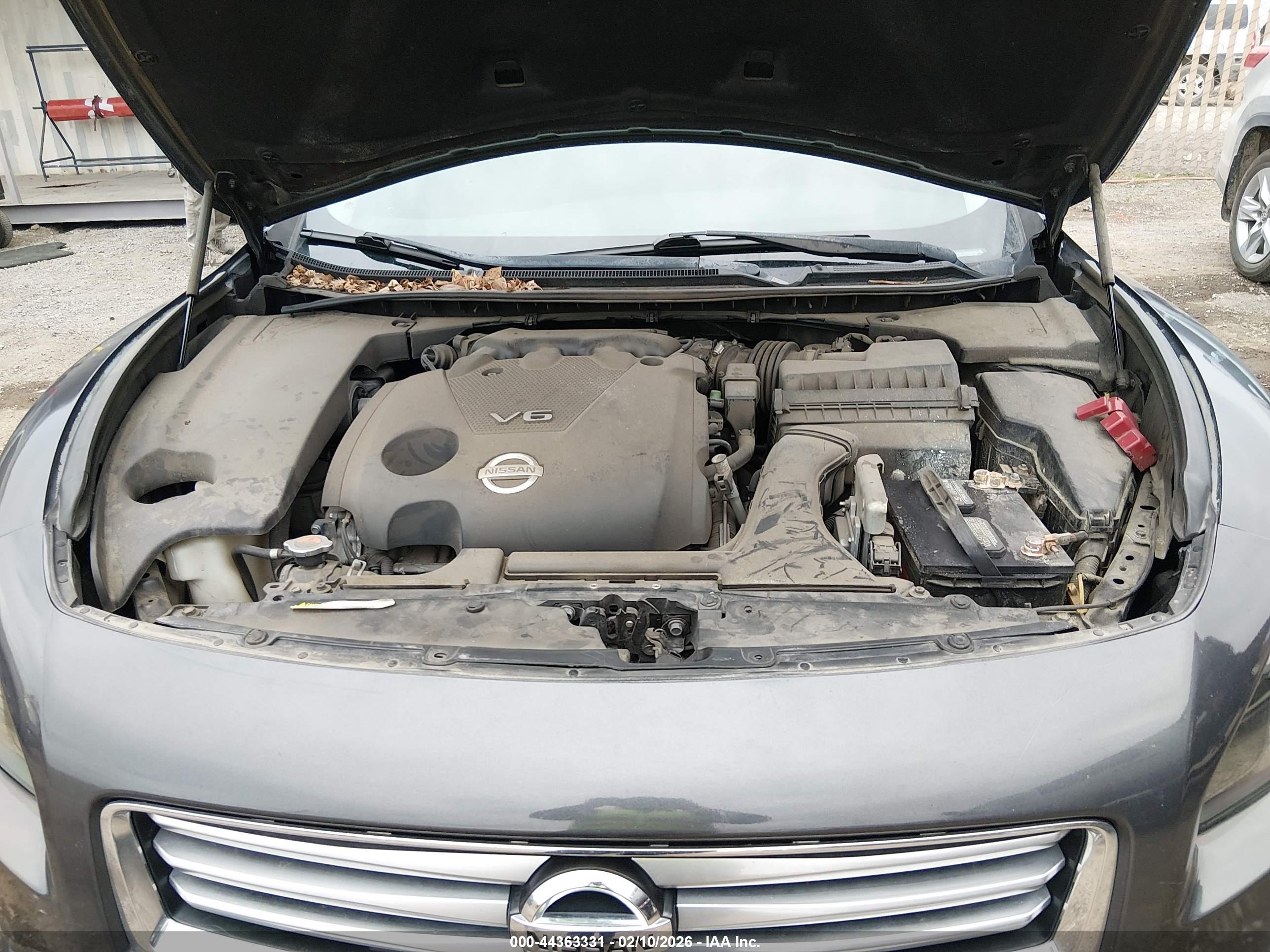 NISSAN MAXIMA image 10