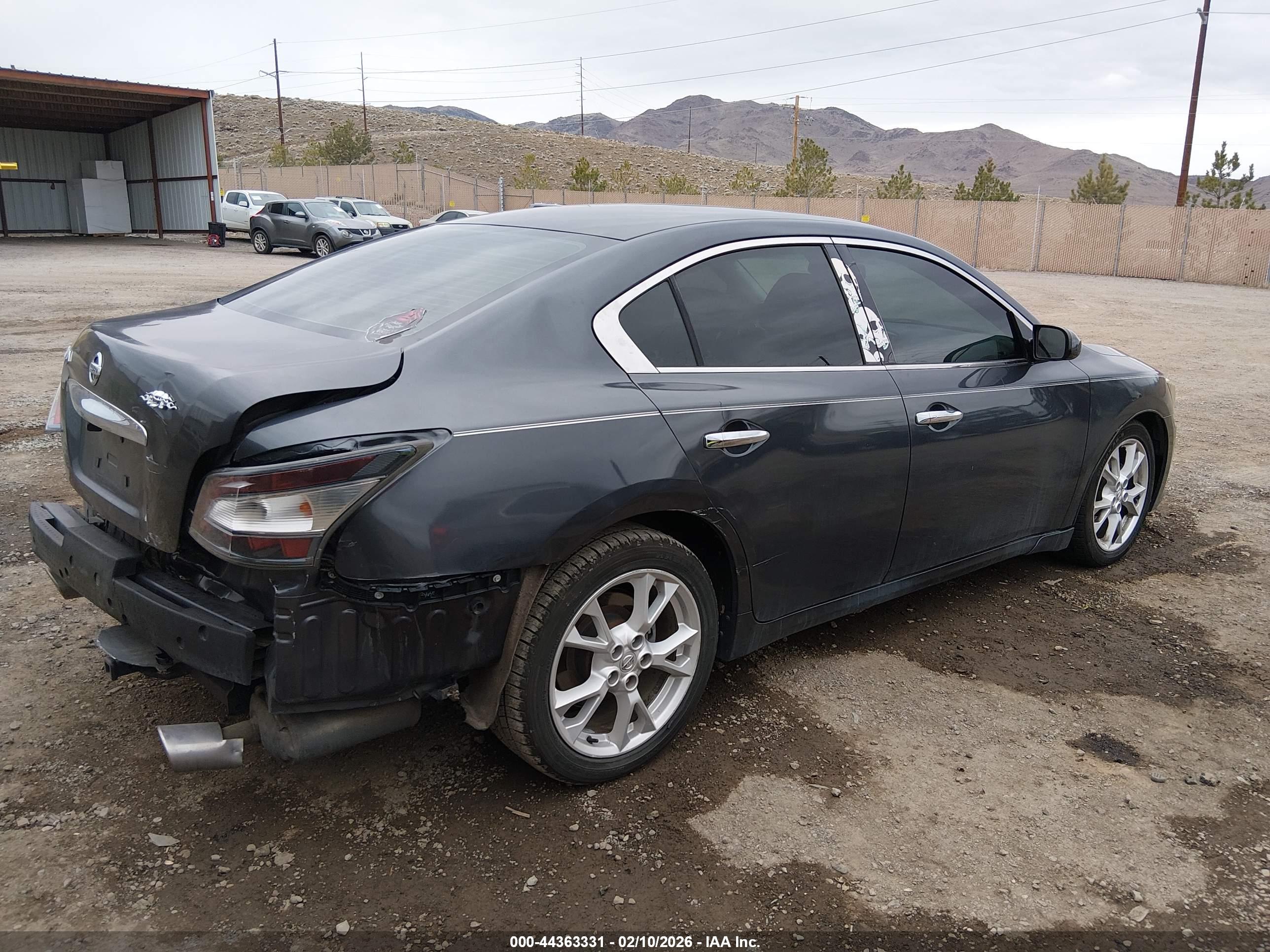 NISSAN MAXIMA image 4