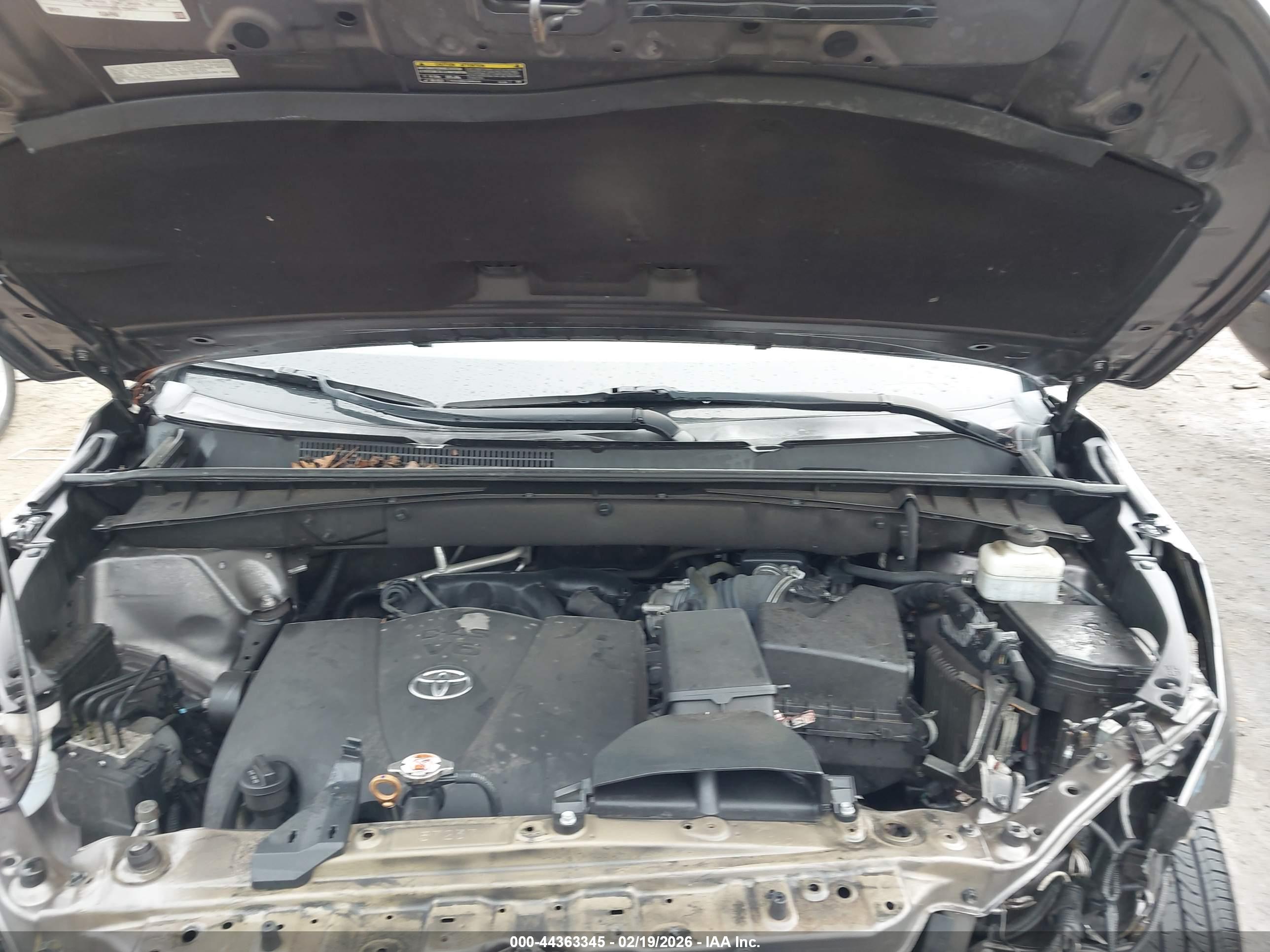 TOYOTA HIGHLANDER image 10