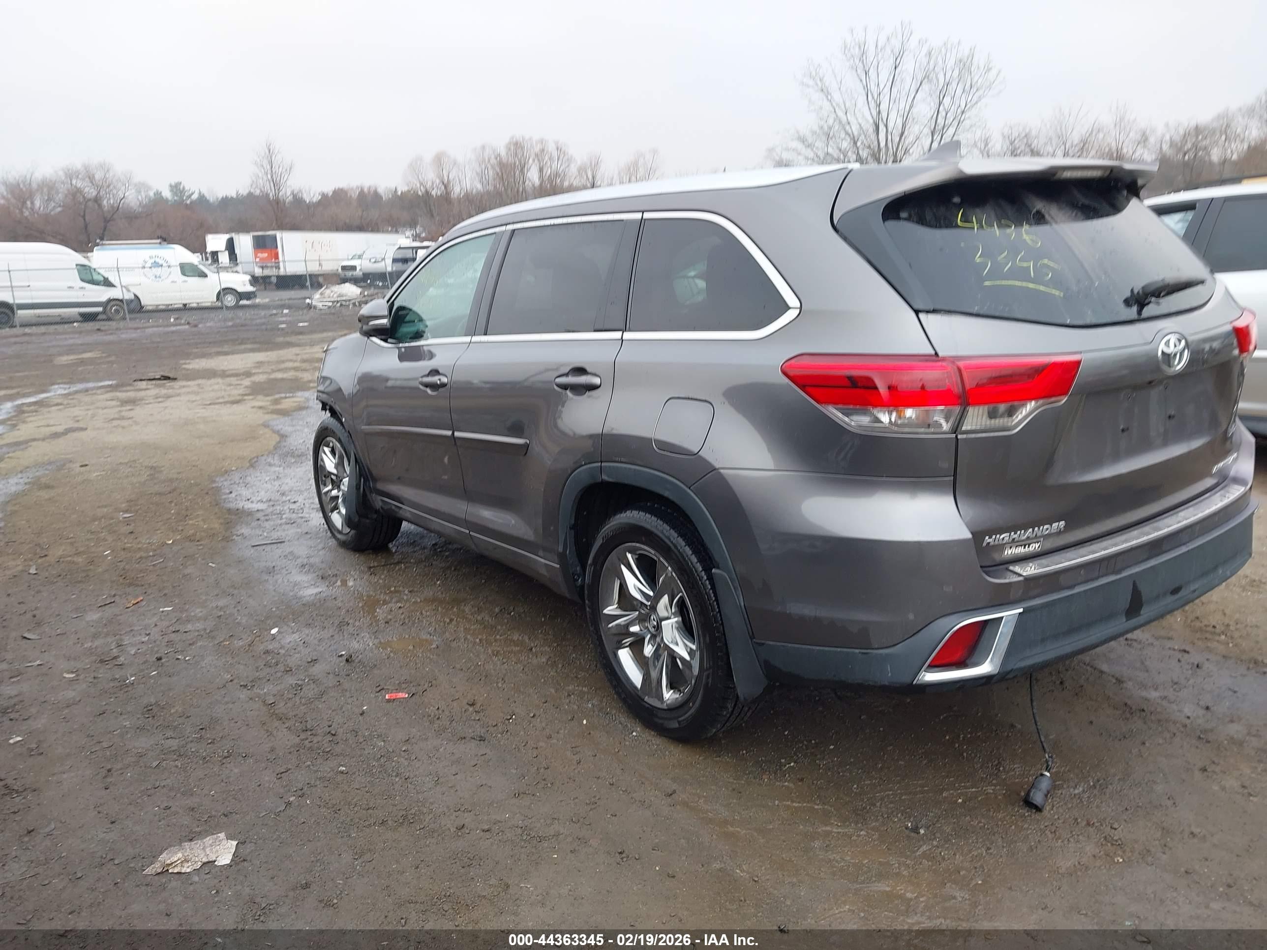 TOYOTA HIGHLANDER image 3
