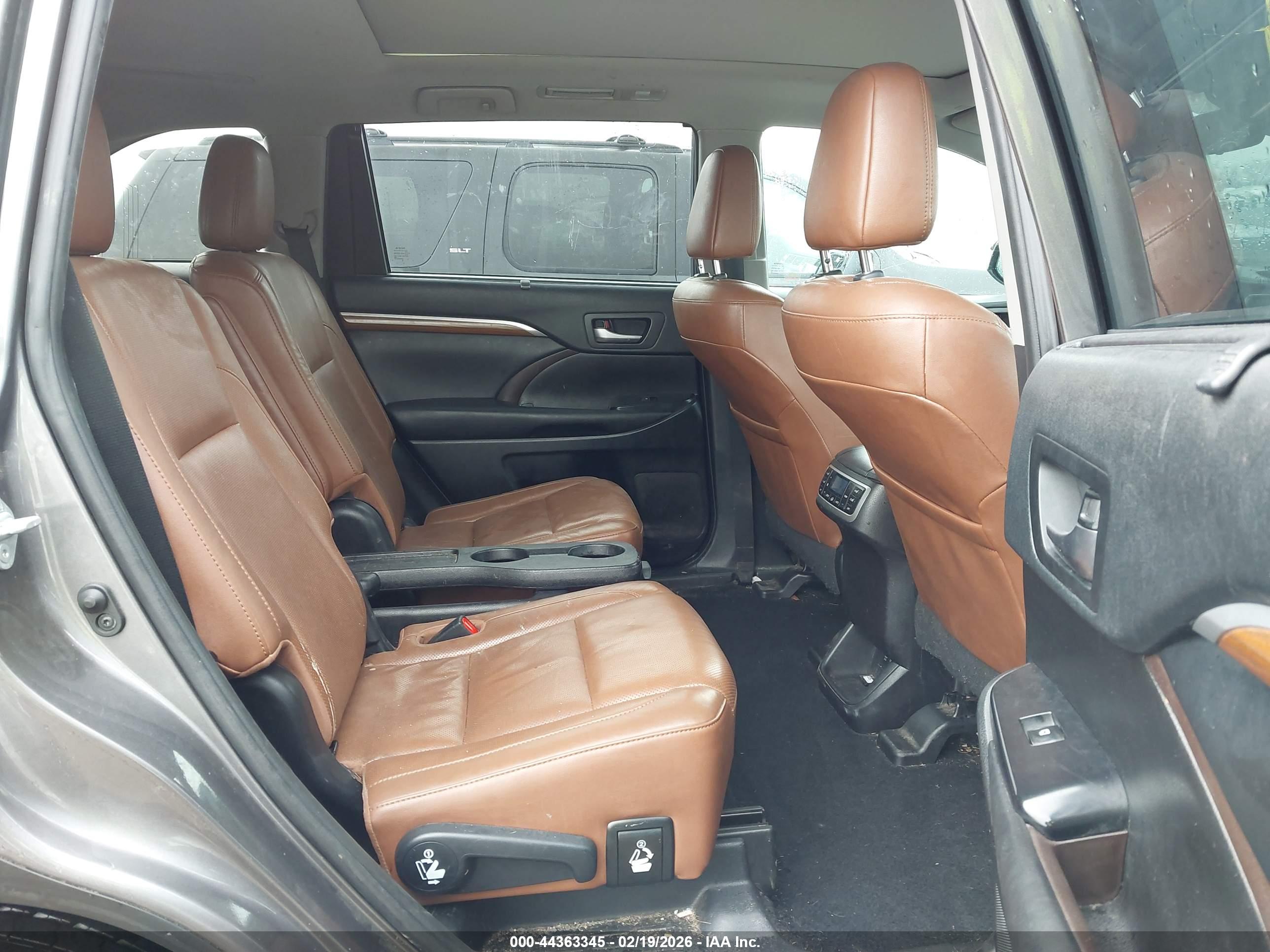 TOYOTA HIGHLANDER image 8