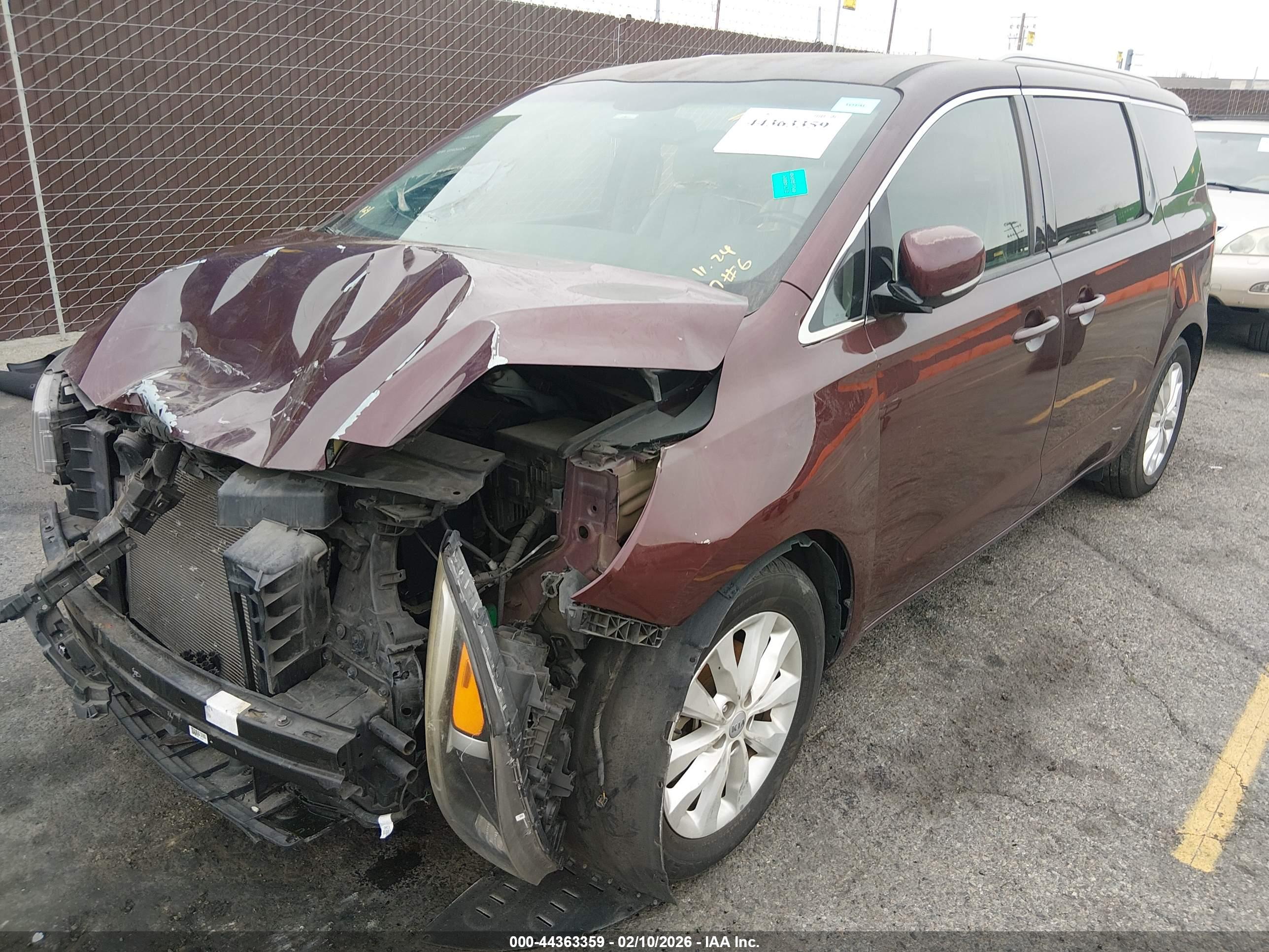 KIA SEDONA image 2