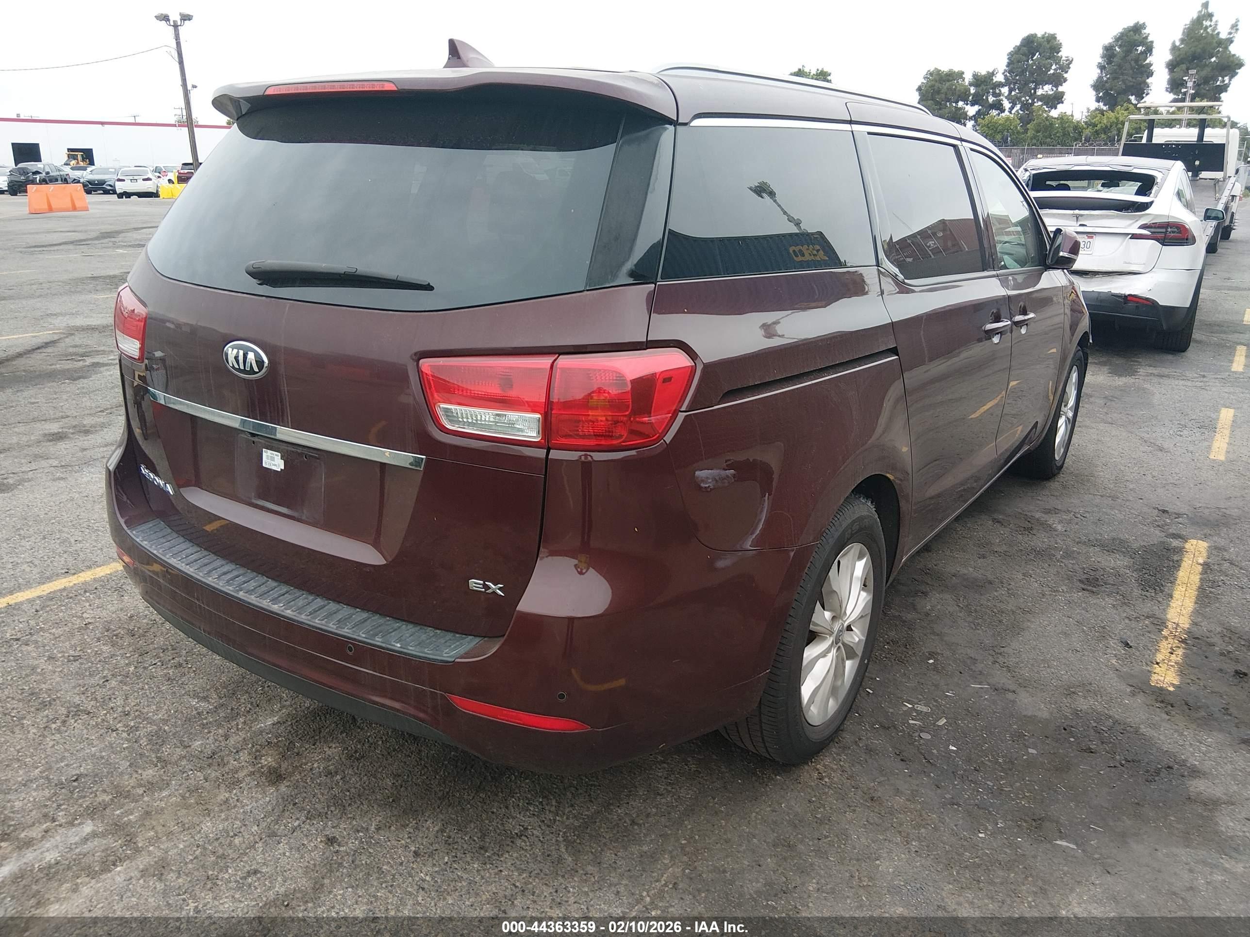 KIA SEDONA image 4