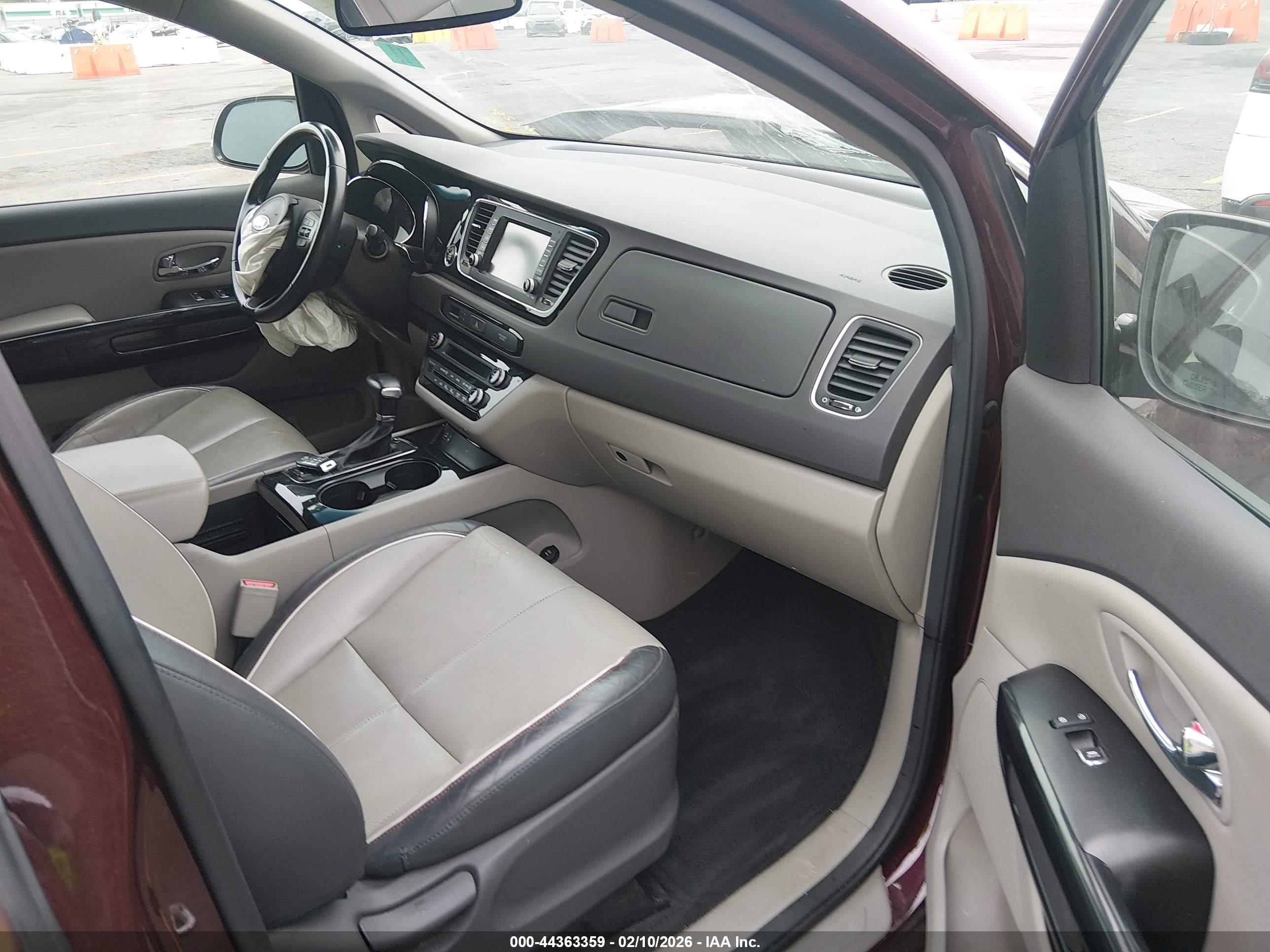 KIA SEDONA image 5