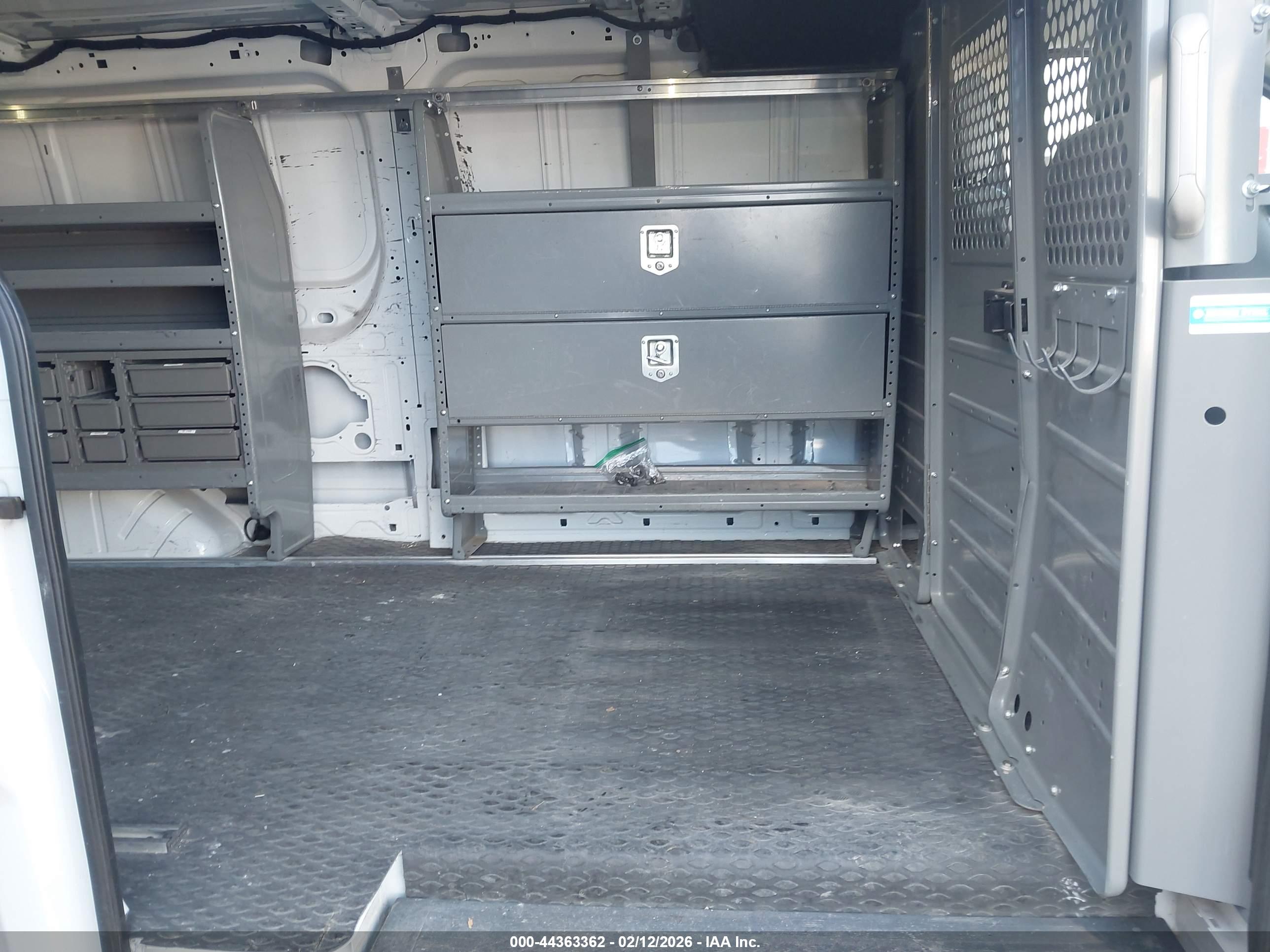 FORD TRANSIT-250 image 8