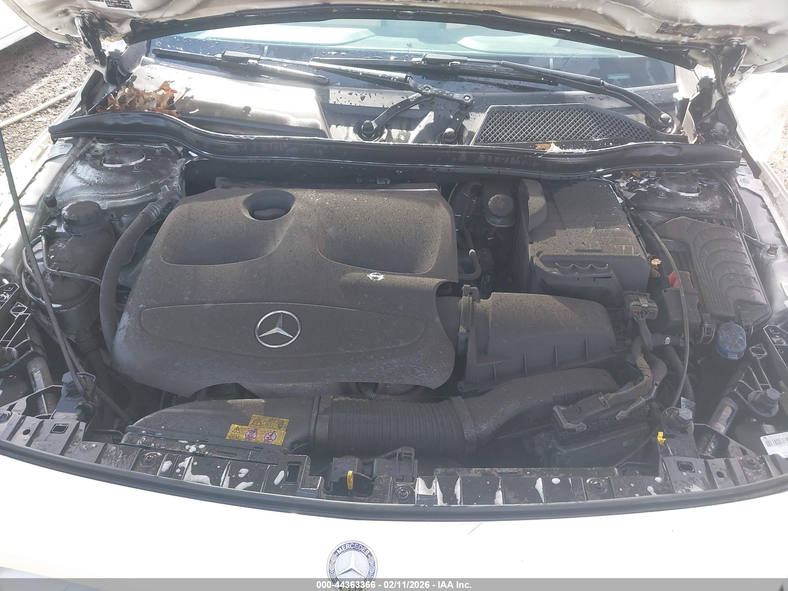 MERCEDES-BENZ GLA image 10