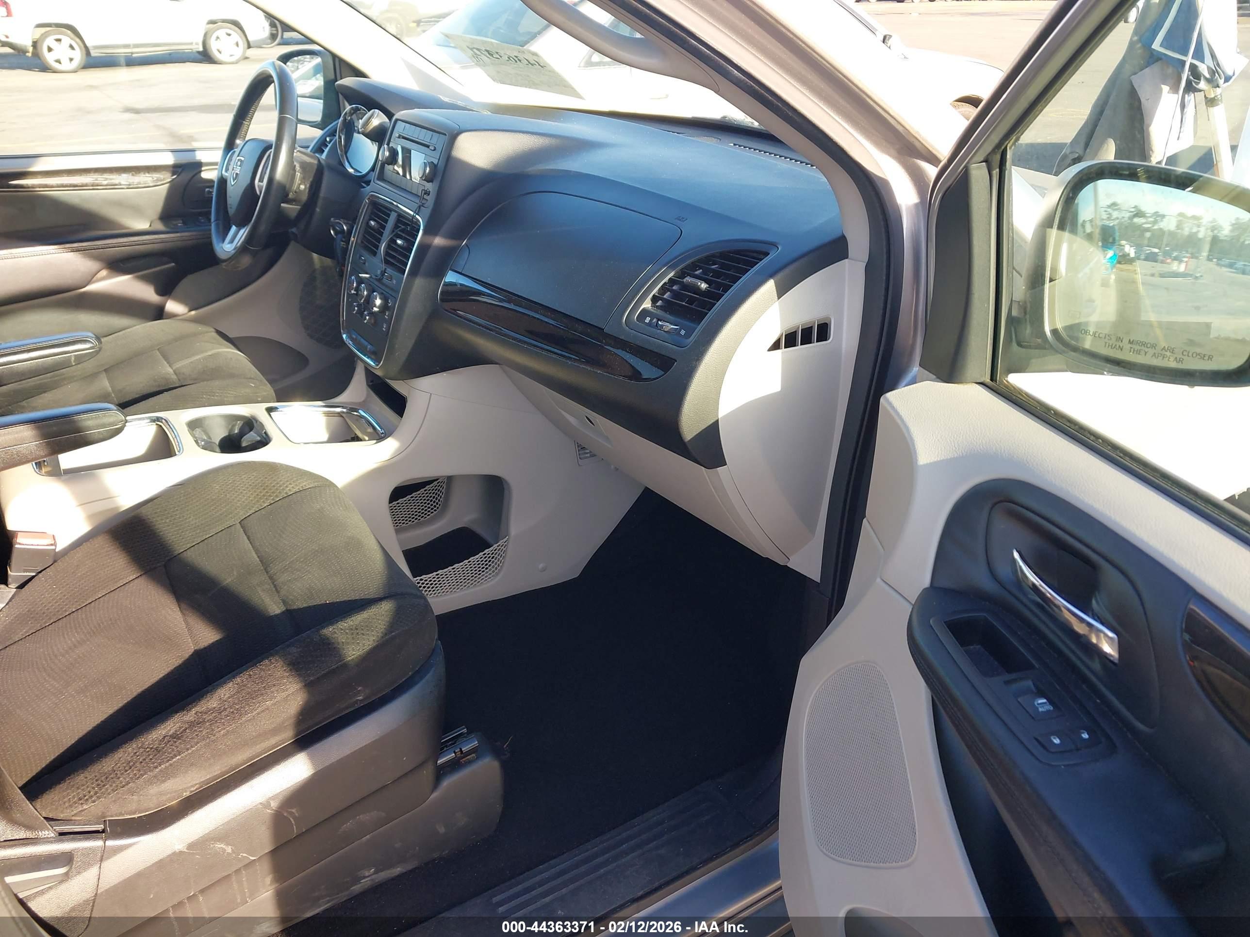 DODGE GRAND image 5