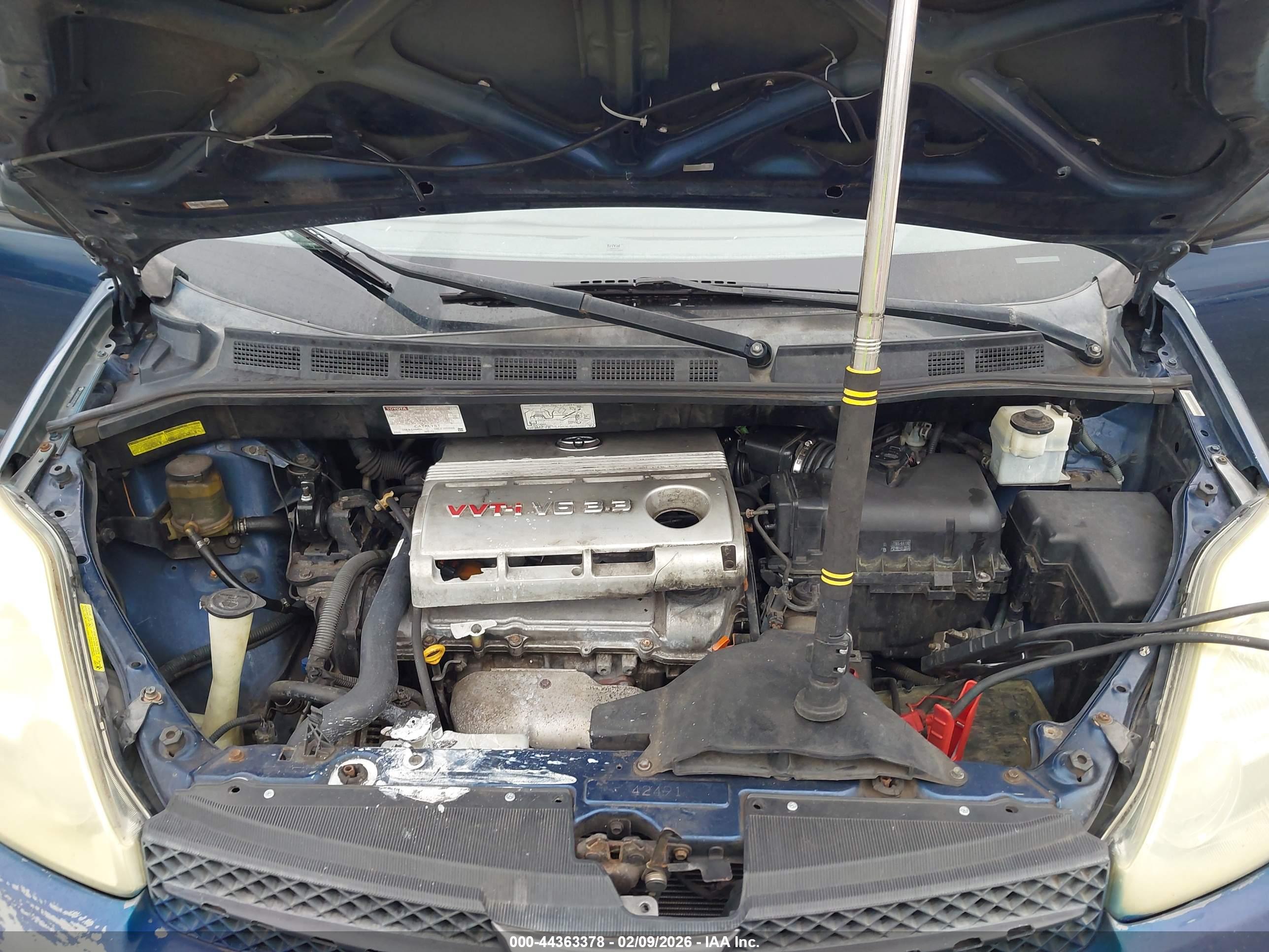 TOYOTA SIENNA image 10