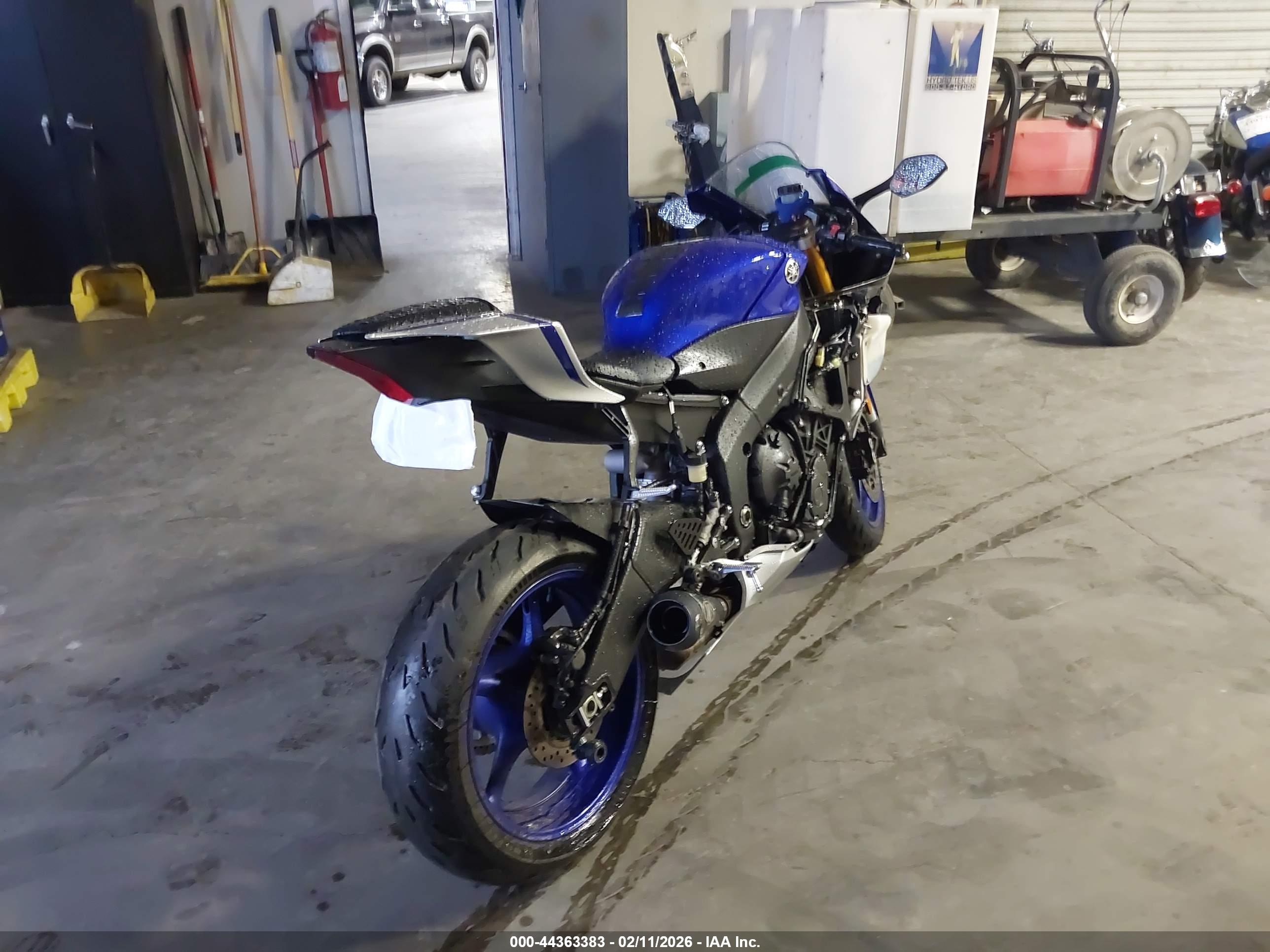 YAMAHA YZFR6 image 4
