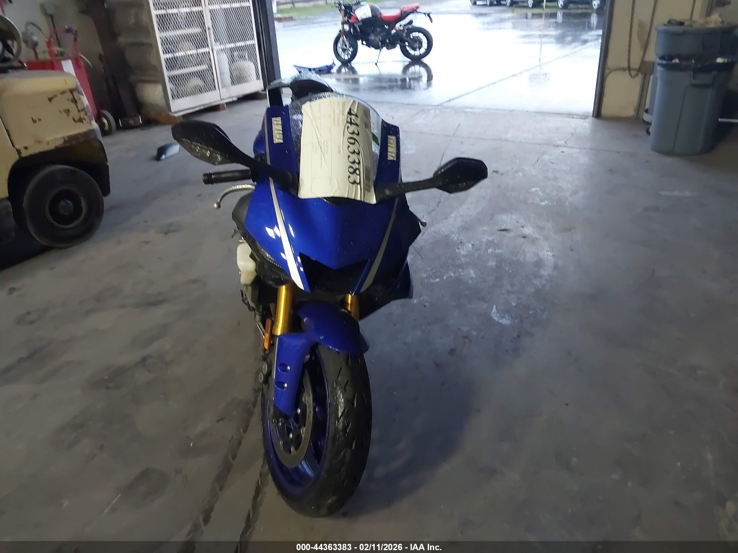 YAMAHA YZFR6 image 5