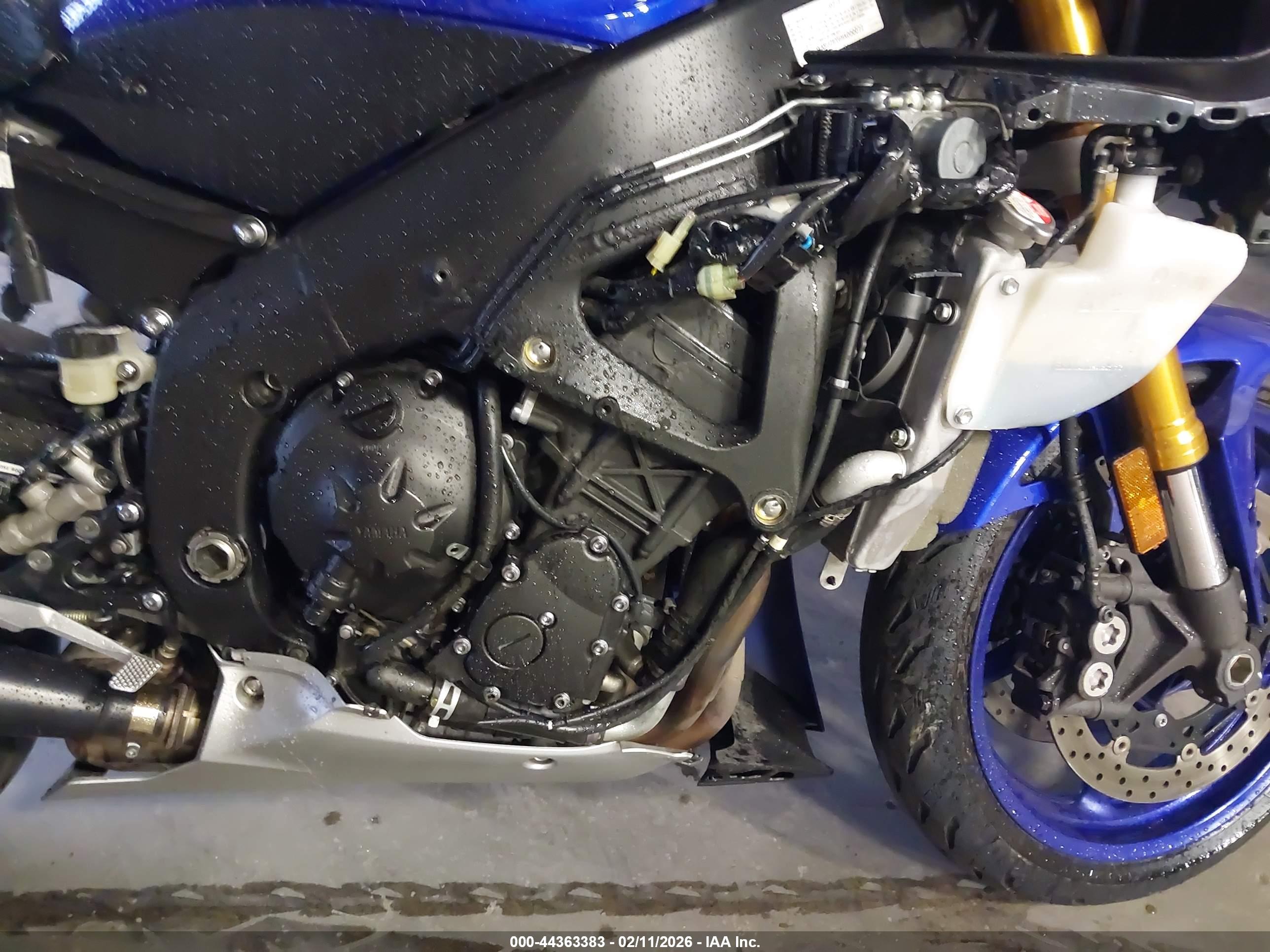 YAMAHA YZFR6 image 8