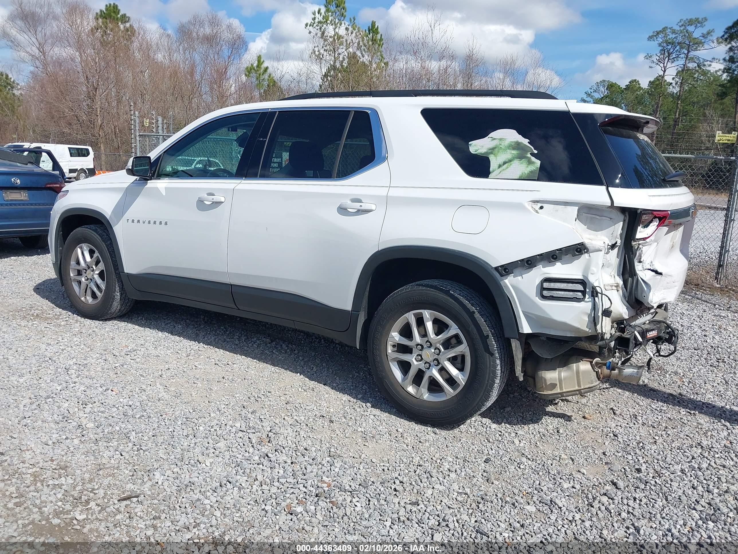 CHEVROLET TRAVERSE image 3