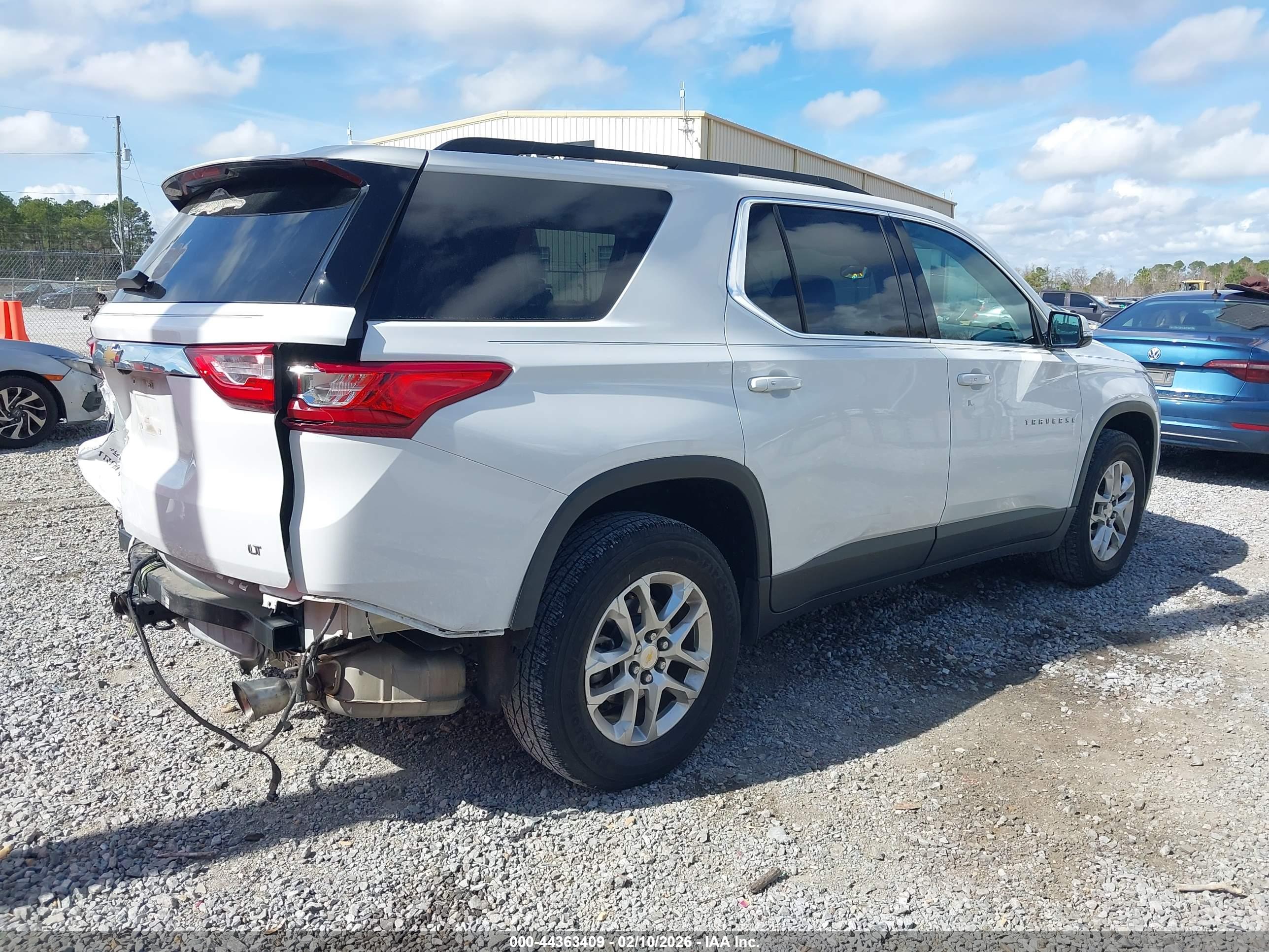 CHEVROLET TRAVERSE image 4