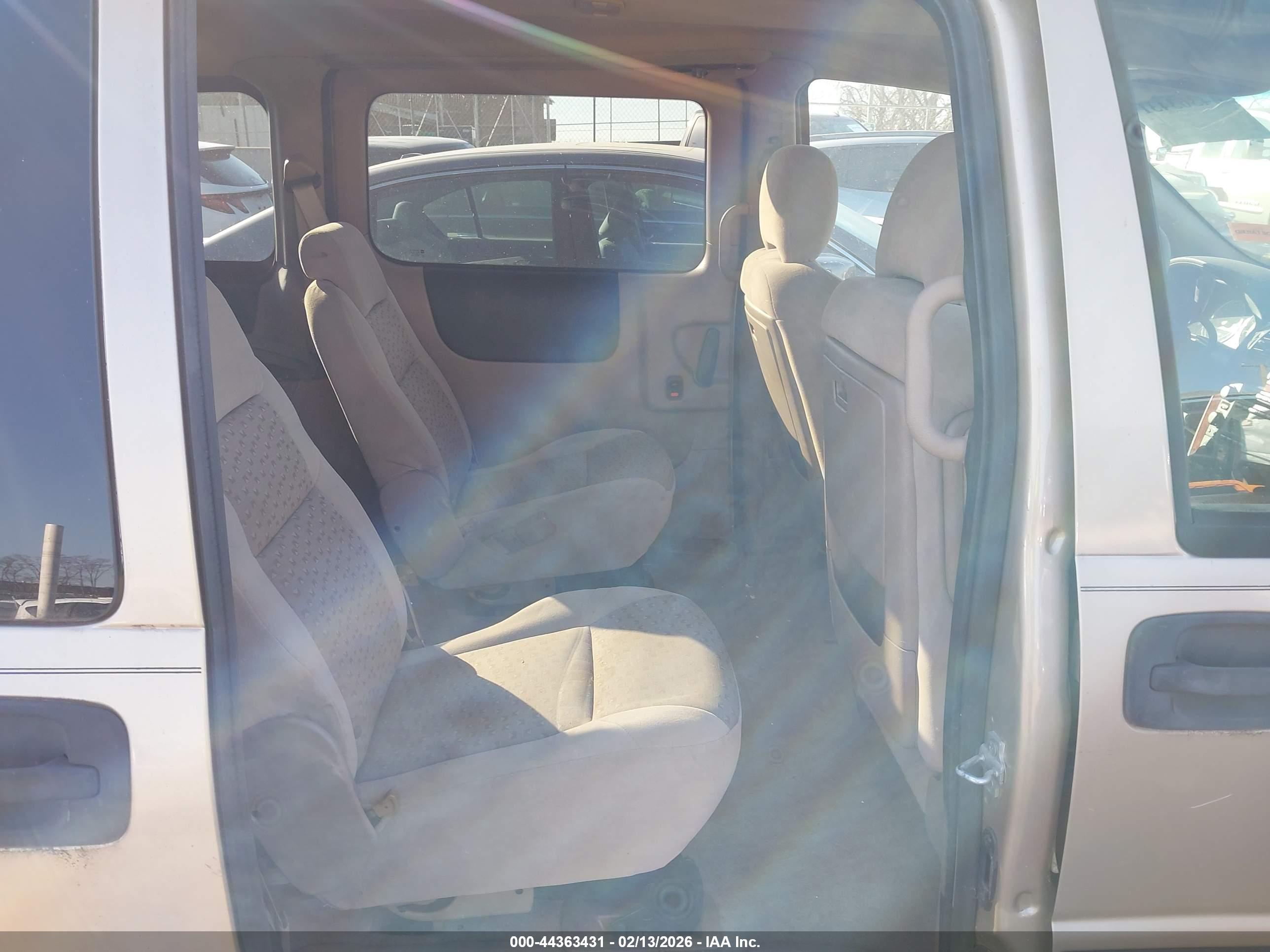 CHEVROLET UPLANDER image 8