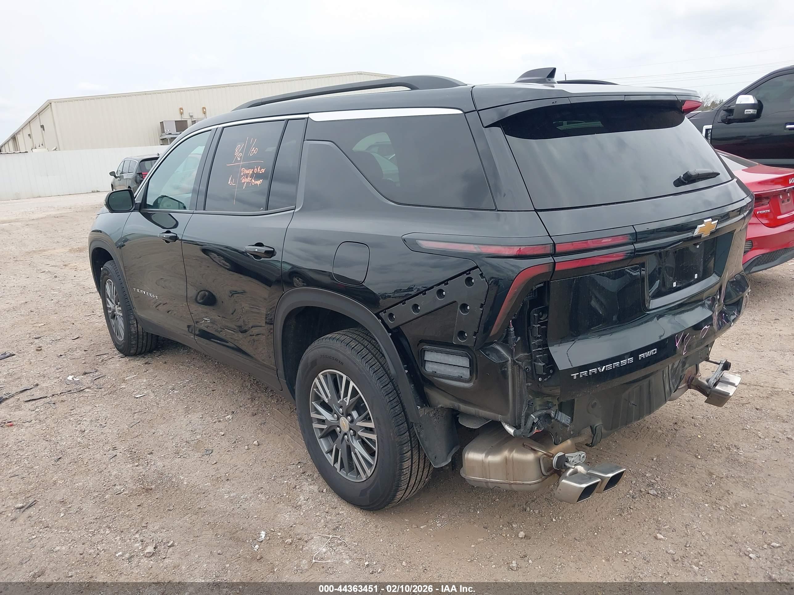 CHEVROLET TRAVERSE image 3