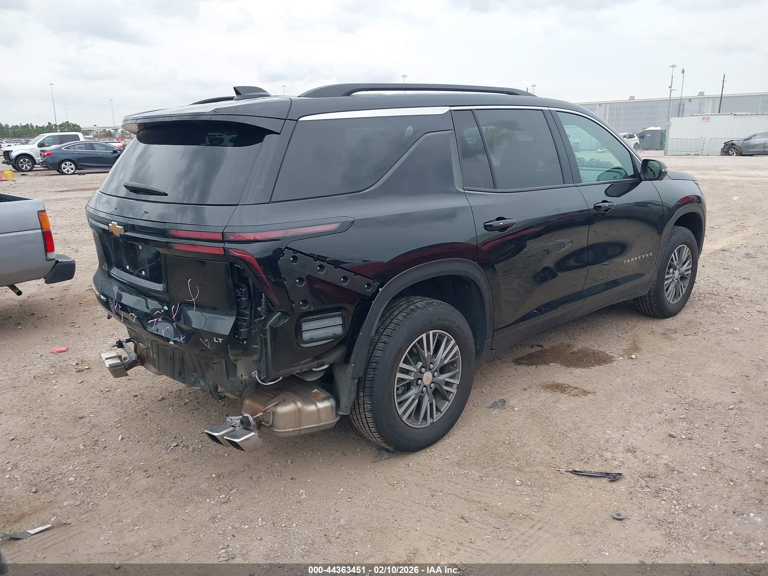 CHEVROLET TRAVERSE image 4