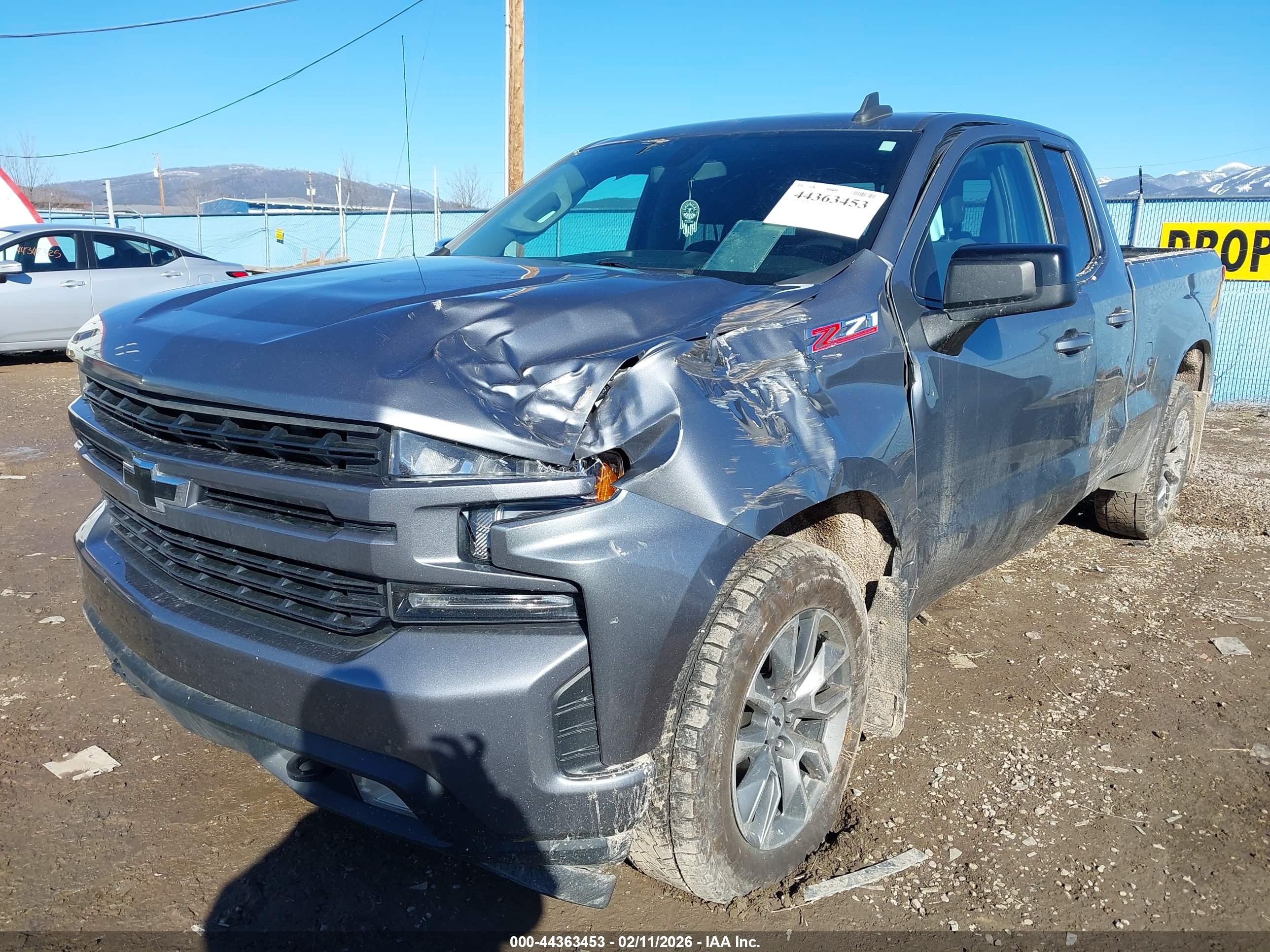 CHEVROLET SILVERADO image 6
