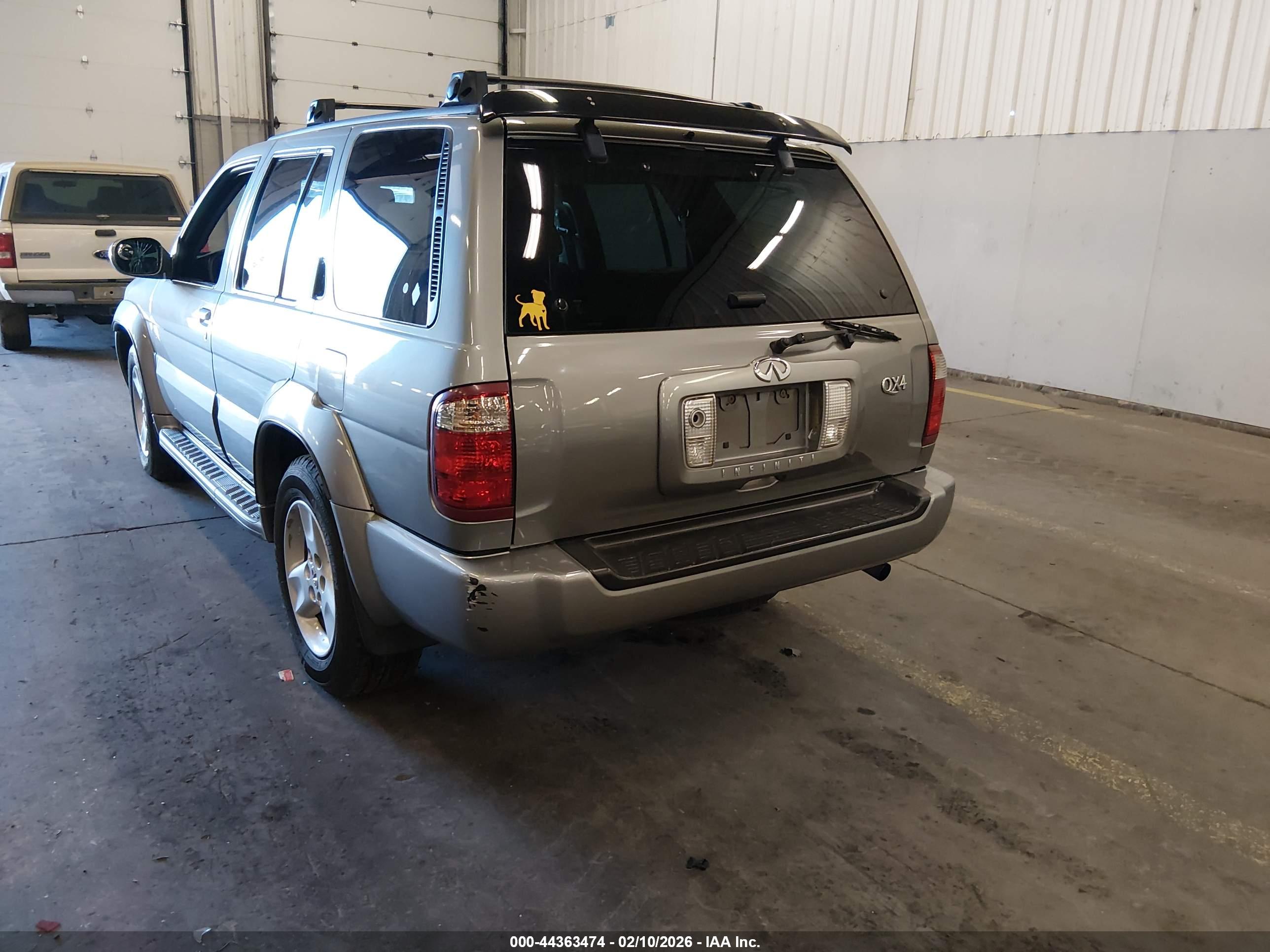 INFINITI QX4 image 3