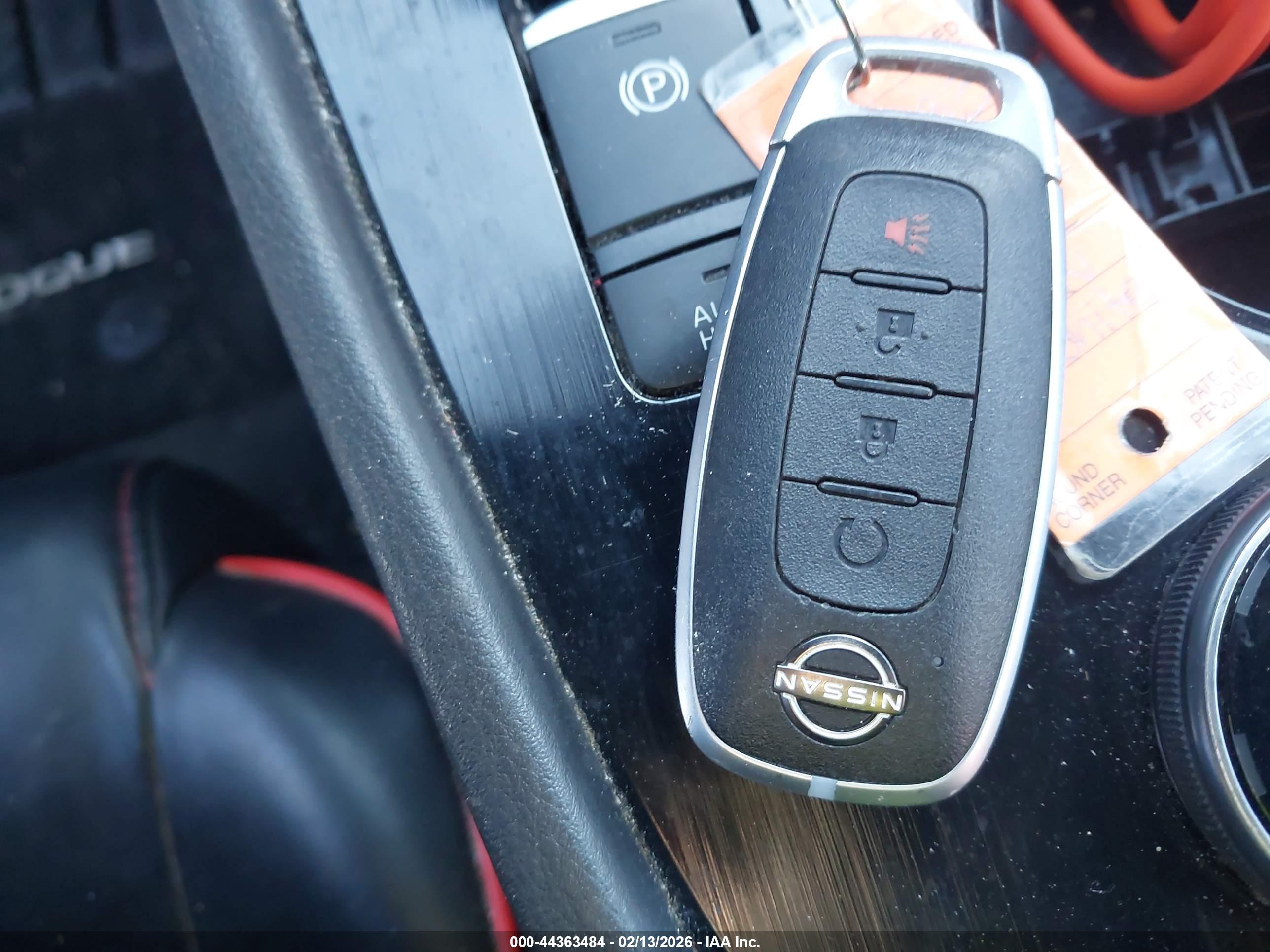 NISSAN ROGUE image 11