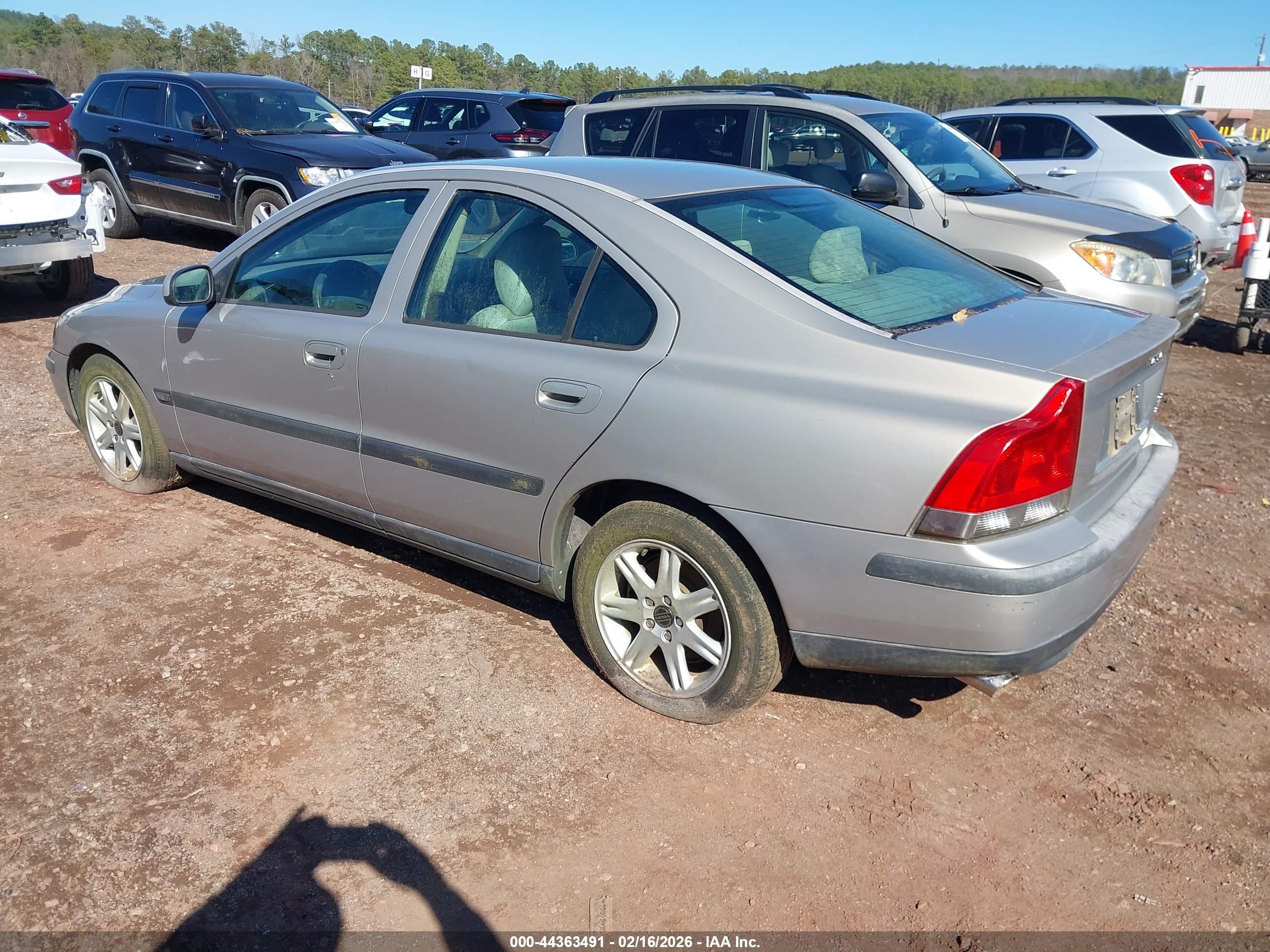 VOLVO S60 image 3