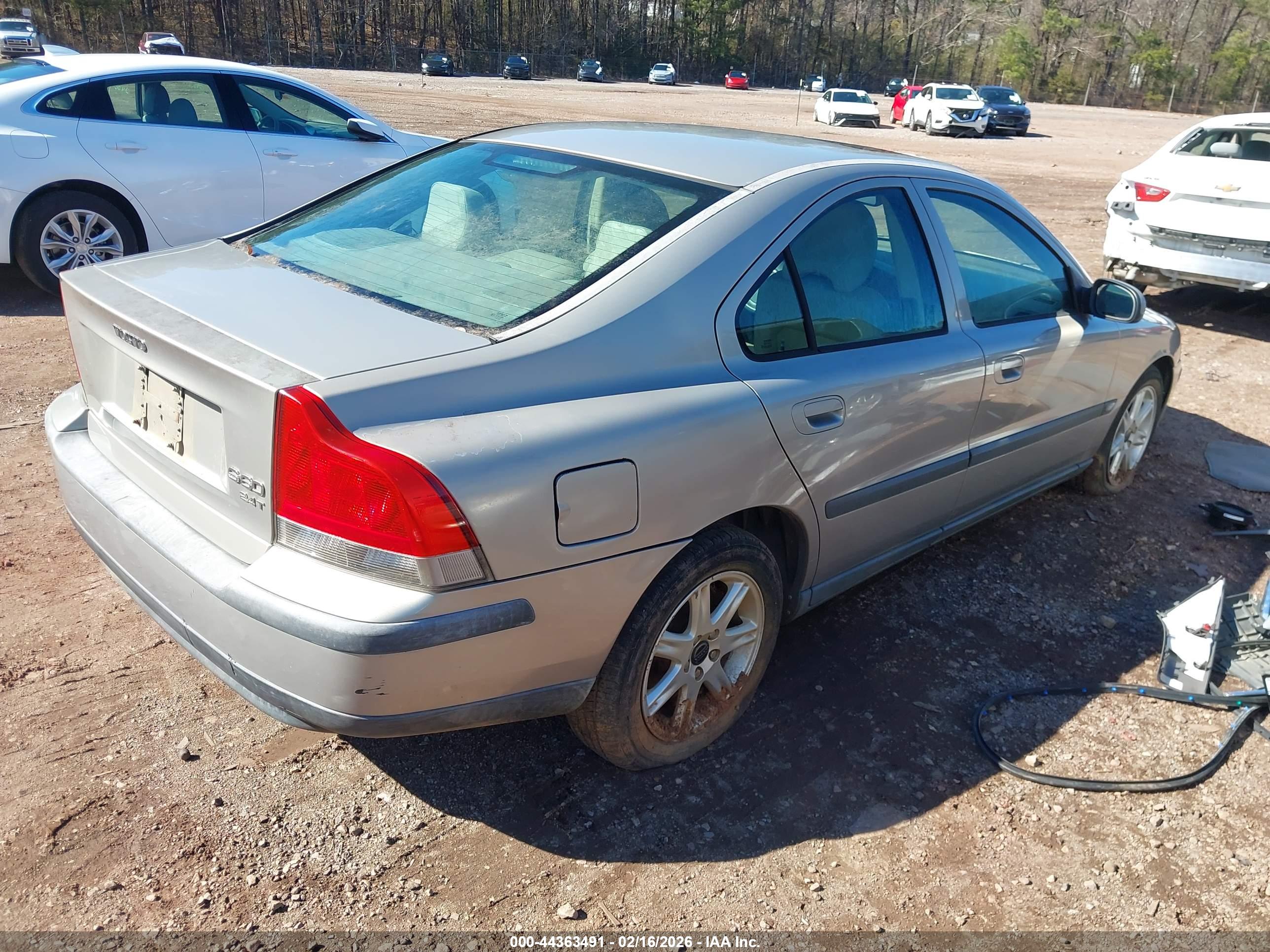 VOLVO S60 image 4