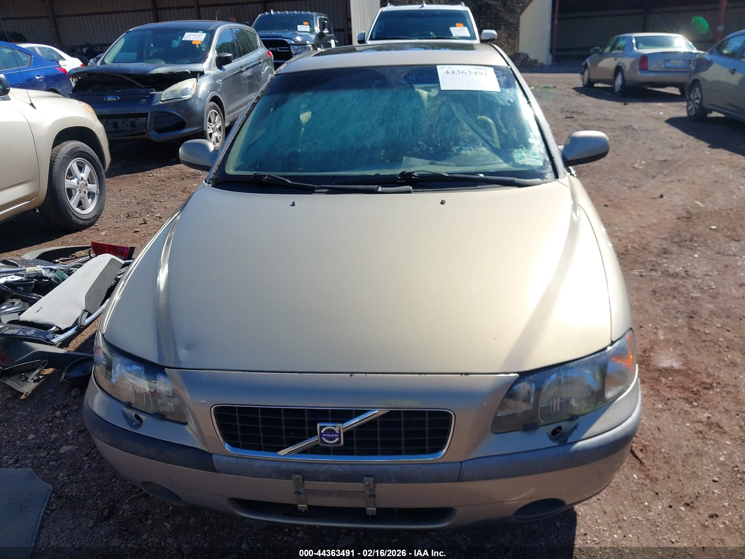 VOLVO S60 image 6