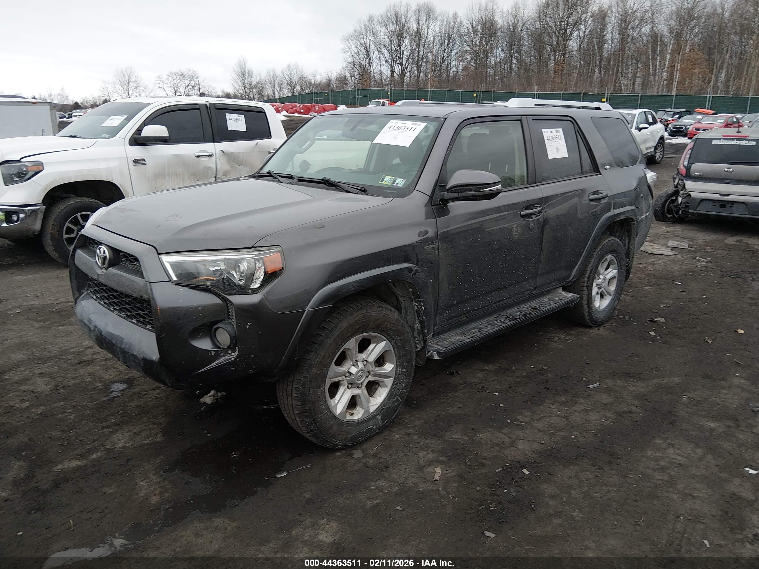 TOYOTA 4RUNNER image 2
