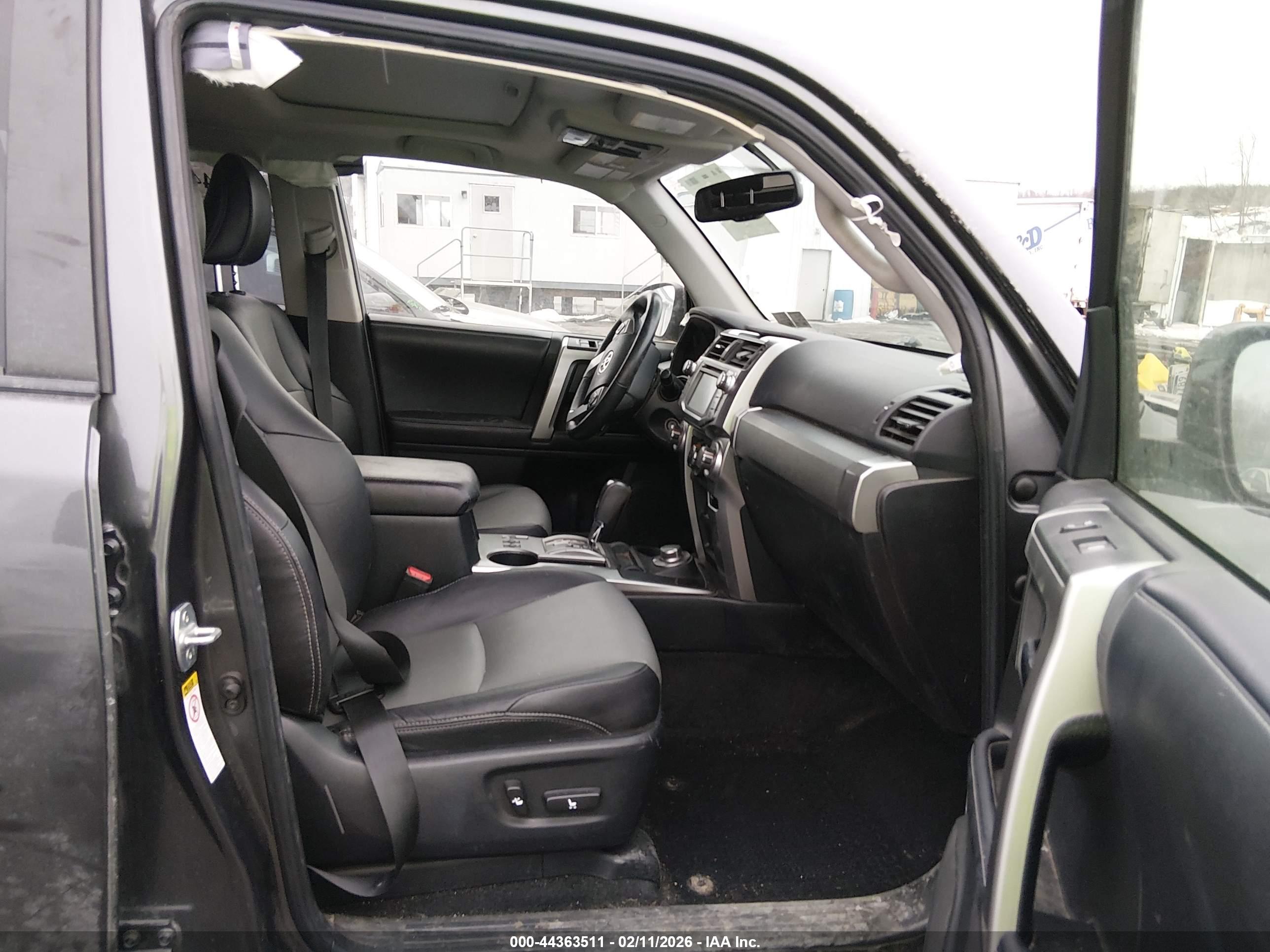 TOYOTA 4RUNNER image 5